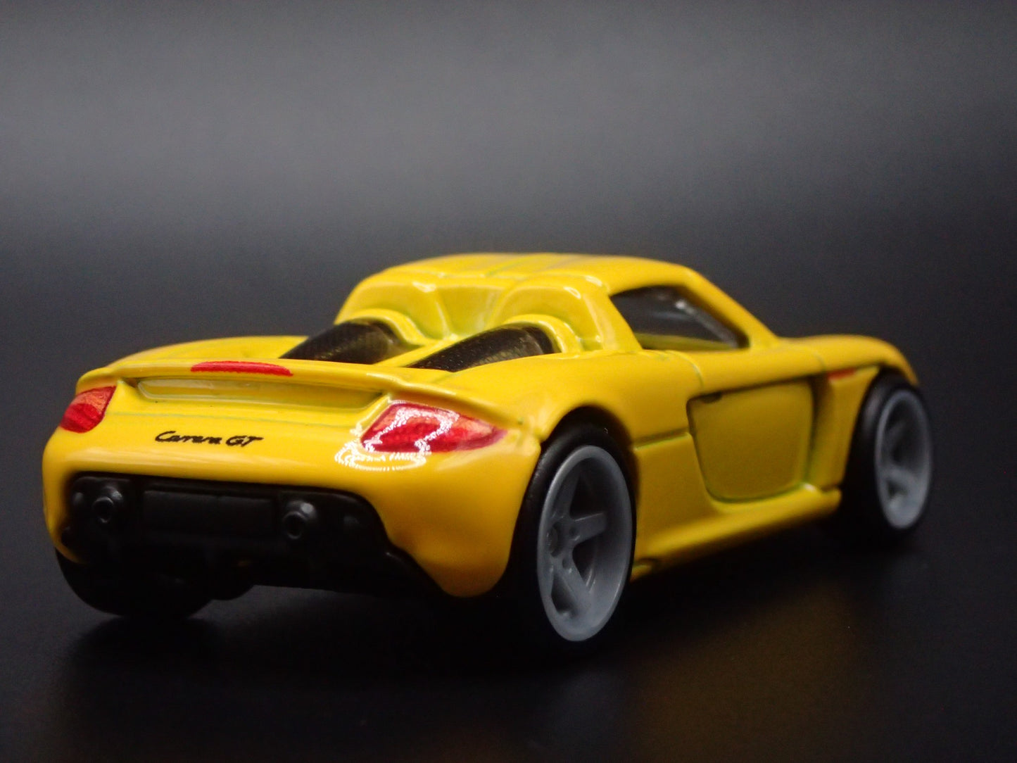 2003-2006 PORSCHE CARRERA GT SUPER CAR RARE 1:64 SCALE DIORAMA DIECAST MODEL CAR