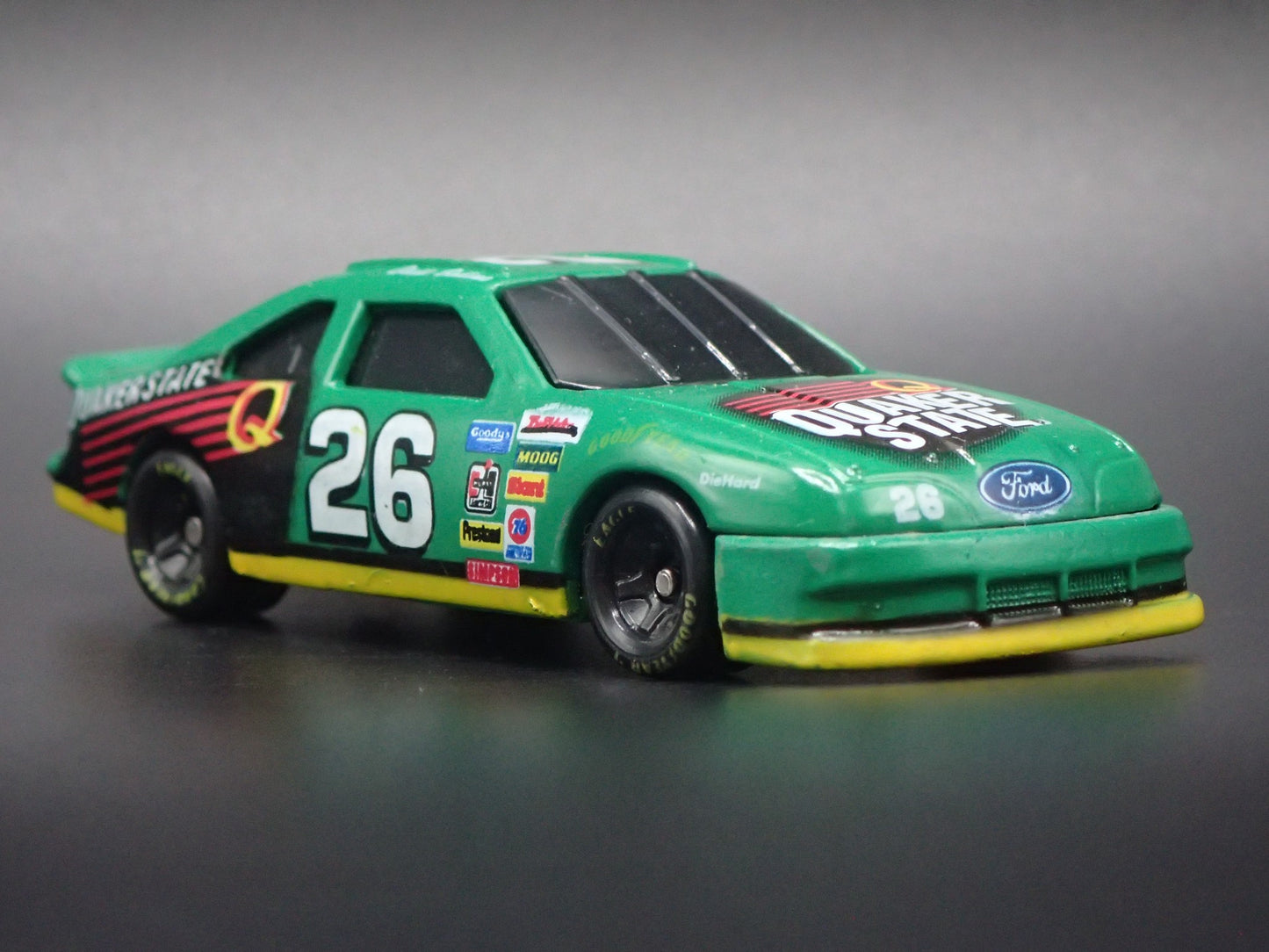 1994 94 FORD THUNDERBIRD 26 BRETT BODINE  NASCAR 1:64 SCALE DIECAST MODEL CAR