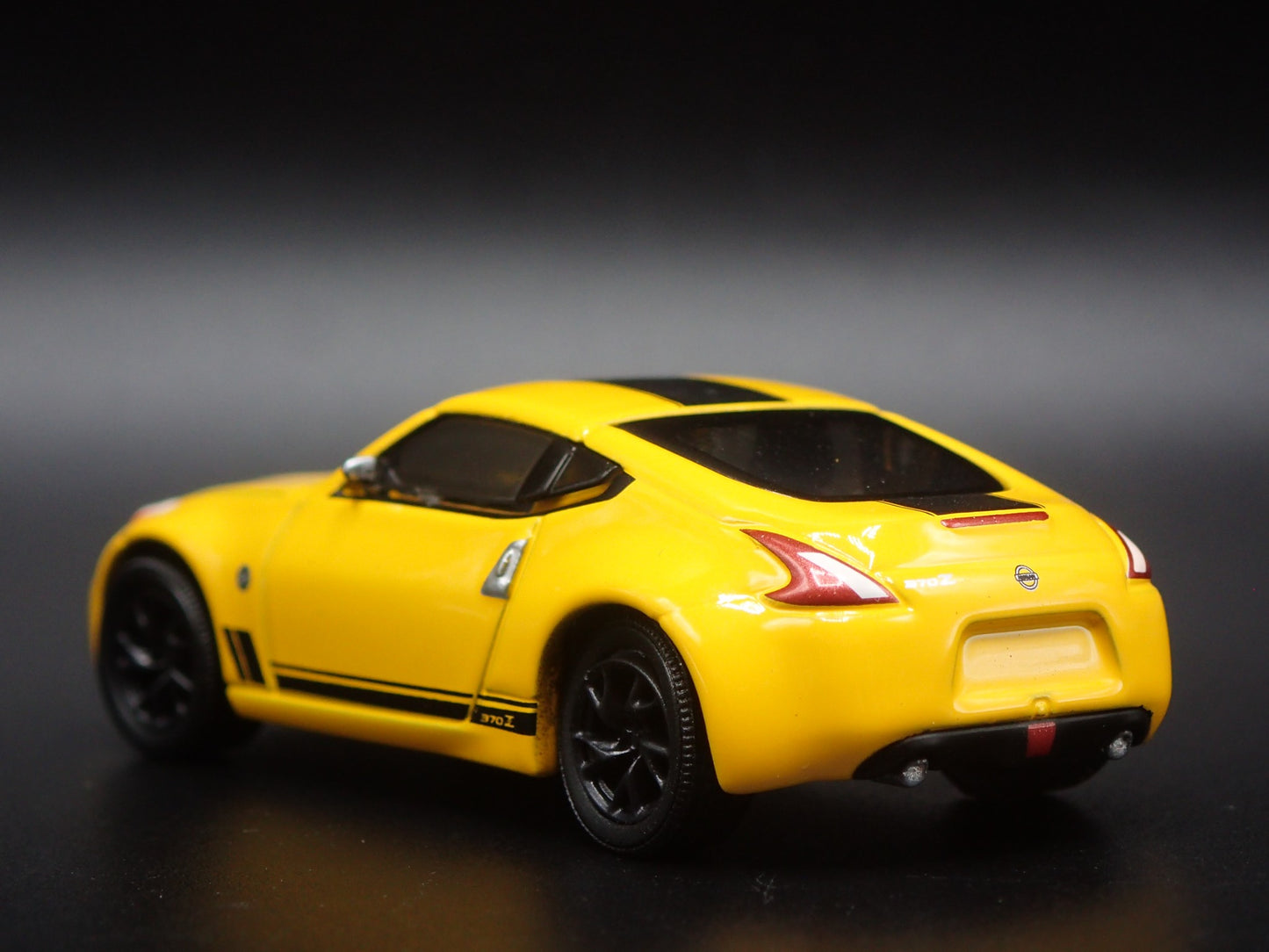 2009-2020 NISSAN 370Z YELLOW 1:64 SCALE COLLECTIBLE DIORAMA DIECAST MODEL CAR