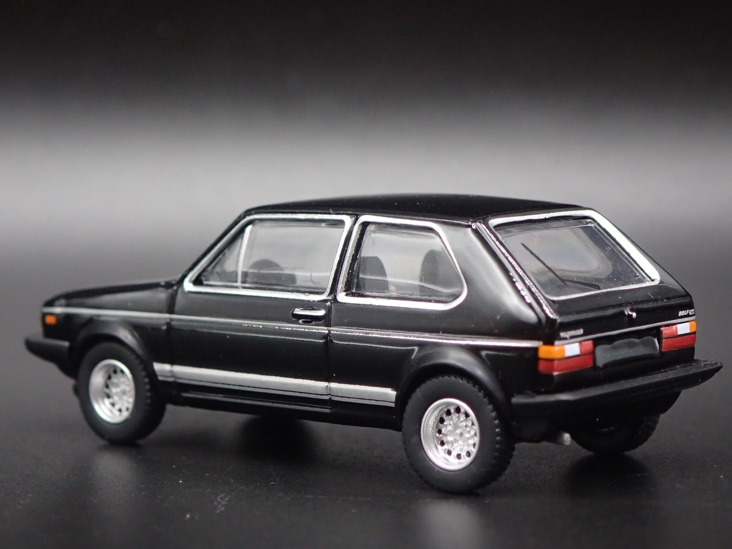 1983 83 VW VOLKSWAGEN GOLF GTI MK1 BLACK 1:64 SCALE DIORAMA DIECAST MODEL CAR