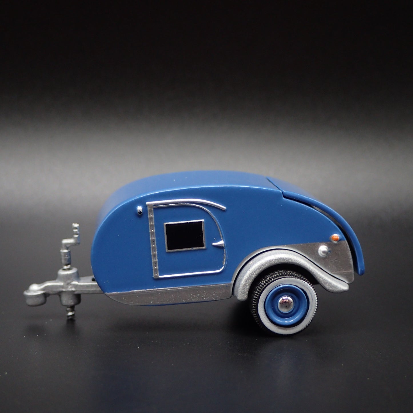 TEARDROP TRAVEL TRAILER CAMPER CANNED HAM 1:64 SCALE DIORAMA DIECAST MODEL CAR