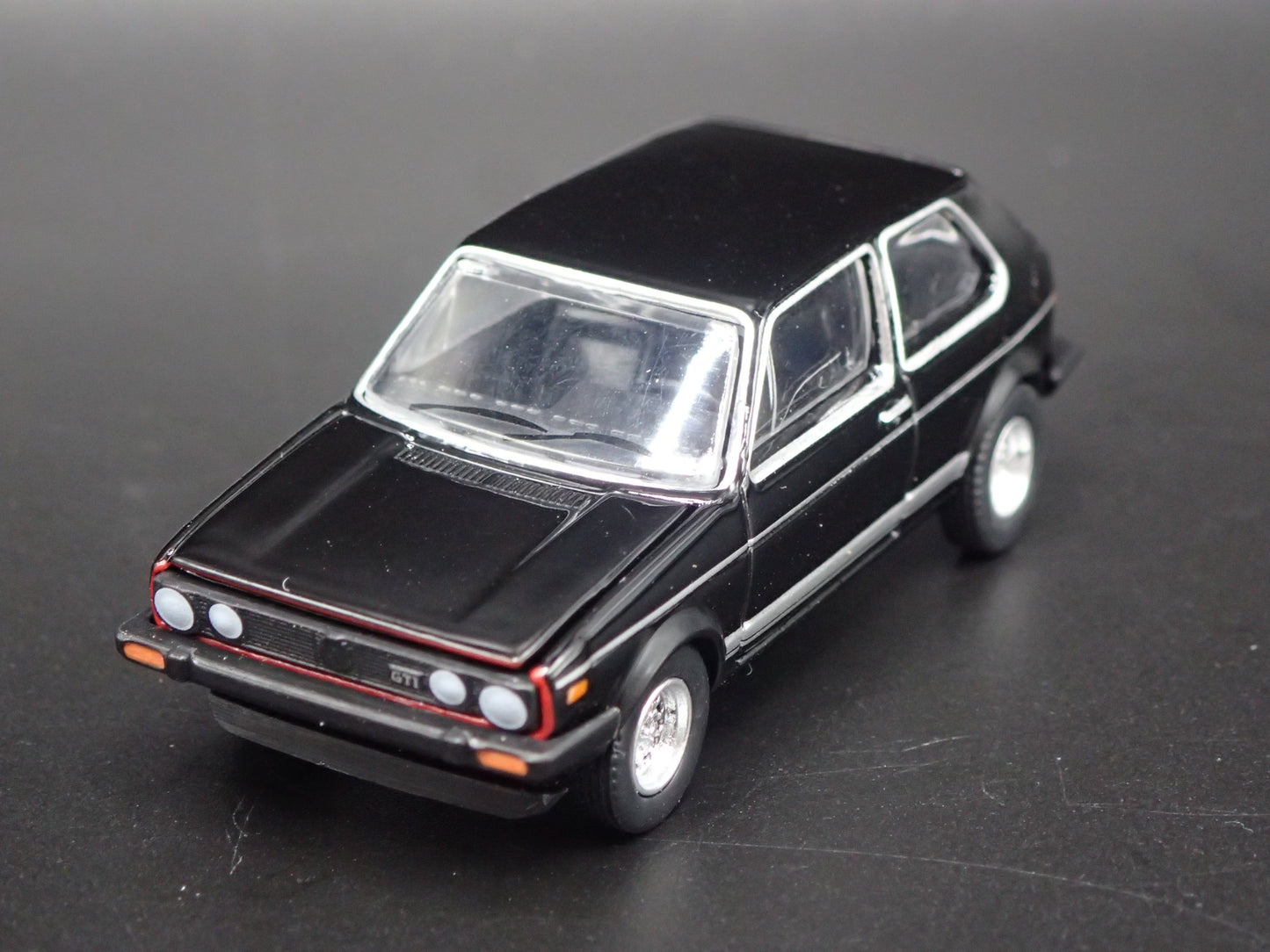 1983 83 VW VOLKSWAGEN GOLF GTI MK1 BLACK 1:64 SCALE DIORAMA DIECAST MODEL CAR