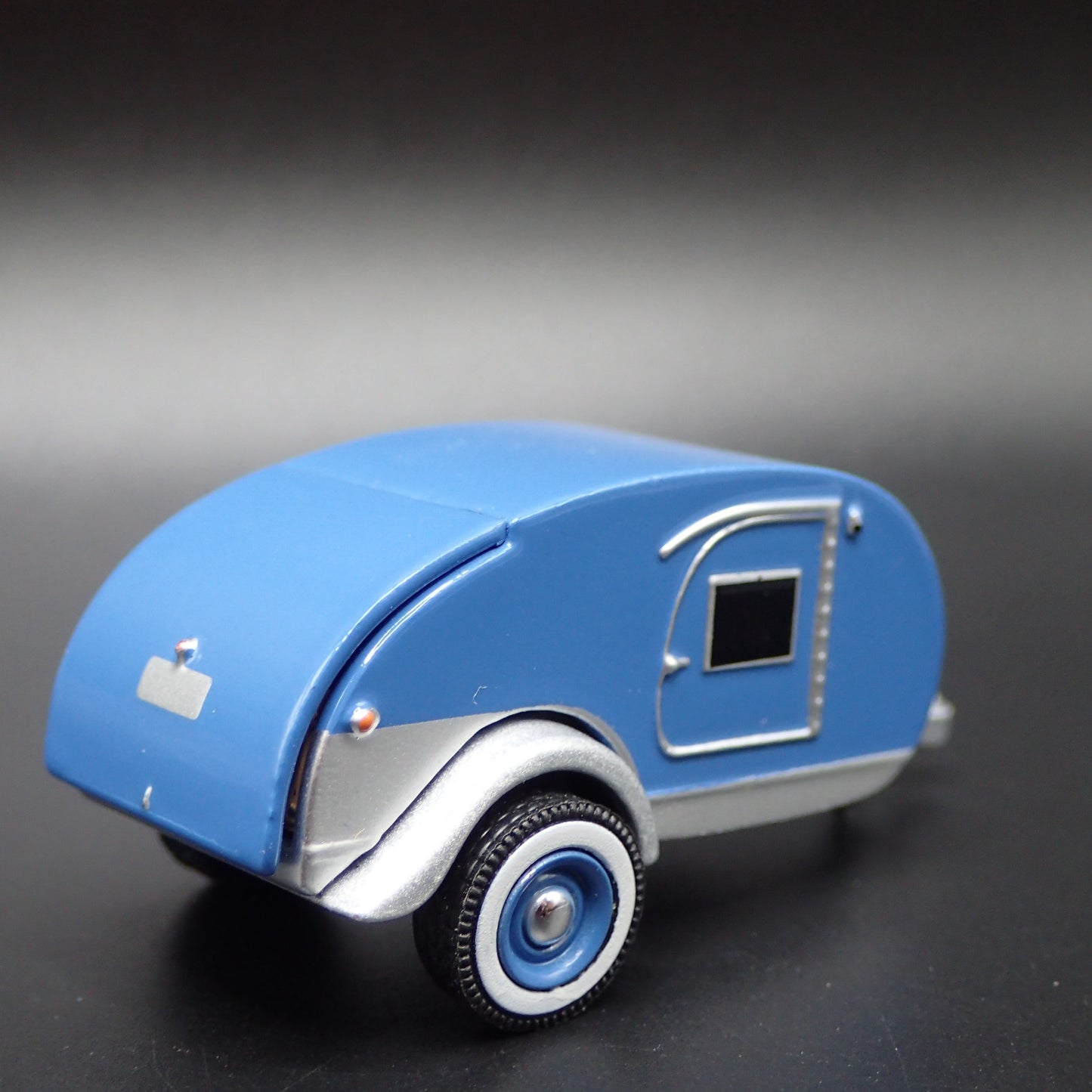 TEARDROP TRAVEL TRAILER CAMPER CANNED HAM 1:64 SCALE DIORAMA DIECAST MODEL CAR