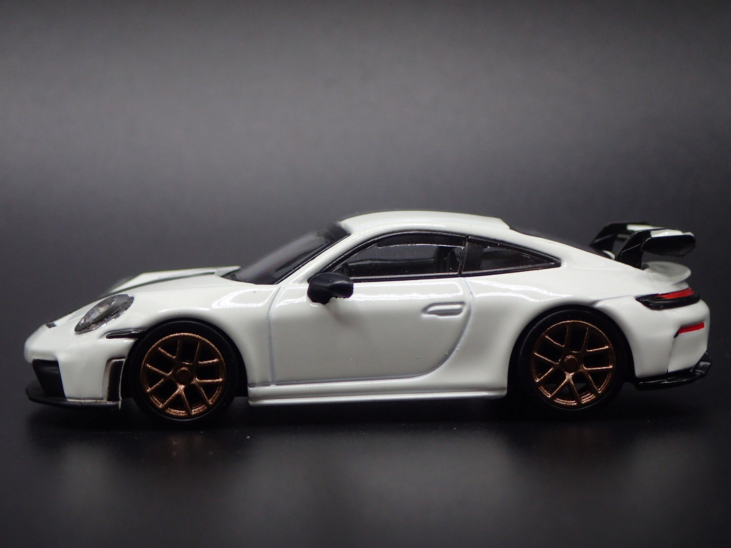 2025-2026 PORSCHE 911 GT3 992.2 WHITE 1:64 SCALE COLLECTIBLE DIECAST MODEL CAR