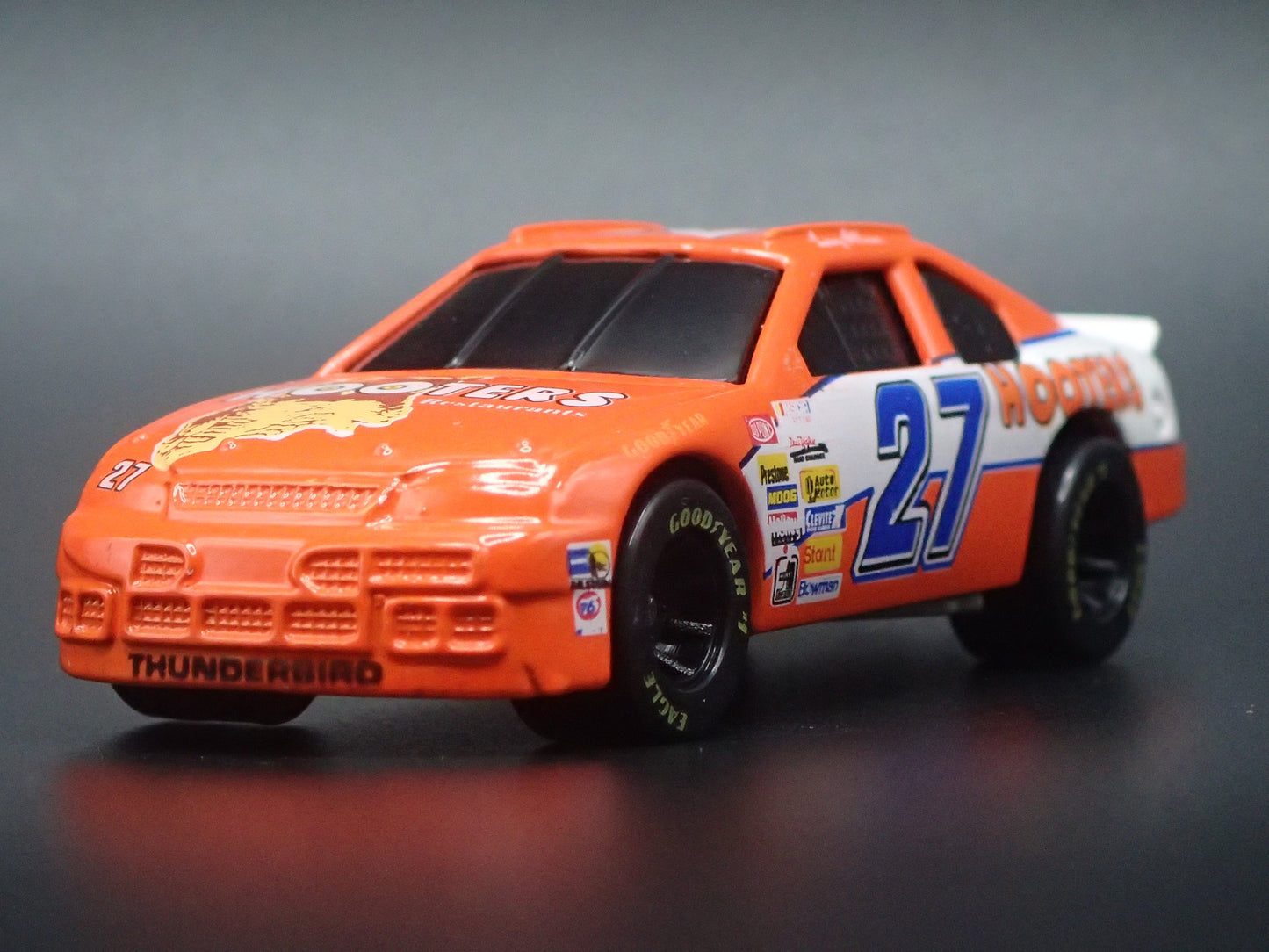 1995 FORD THUNDERBIRD 27 LOY ALLEN HOOTERS NASCAR 1:64 SCALE DIECAST MODEL CAR