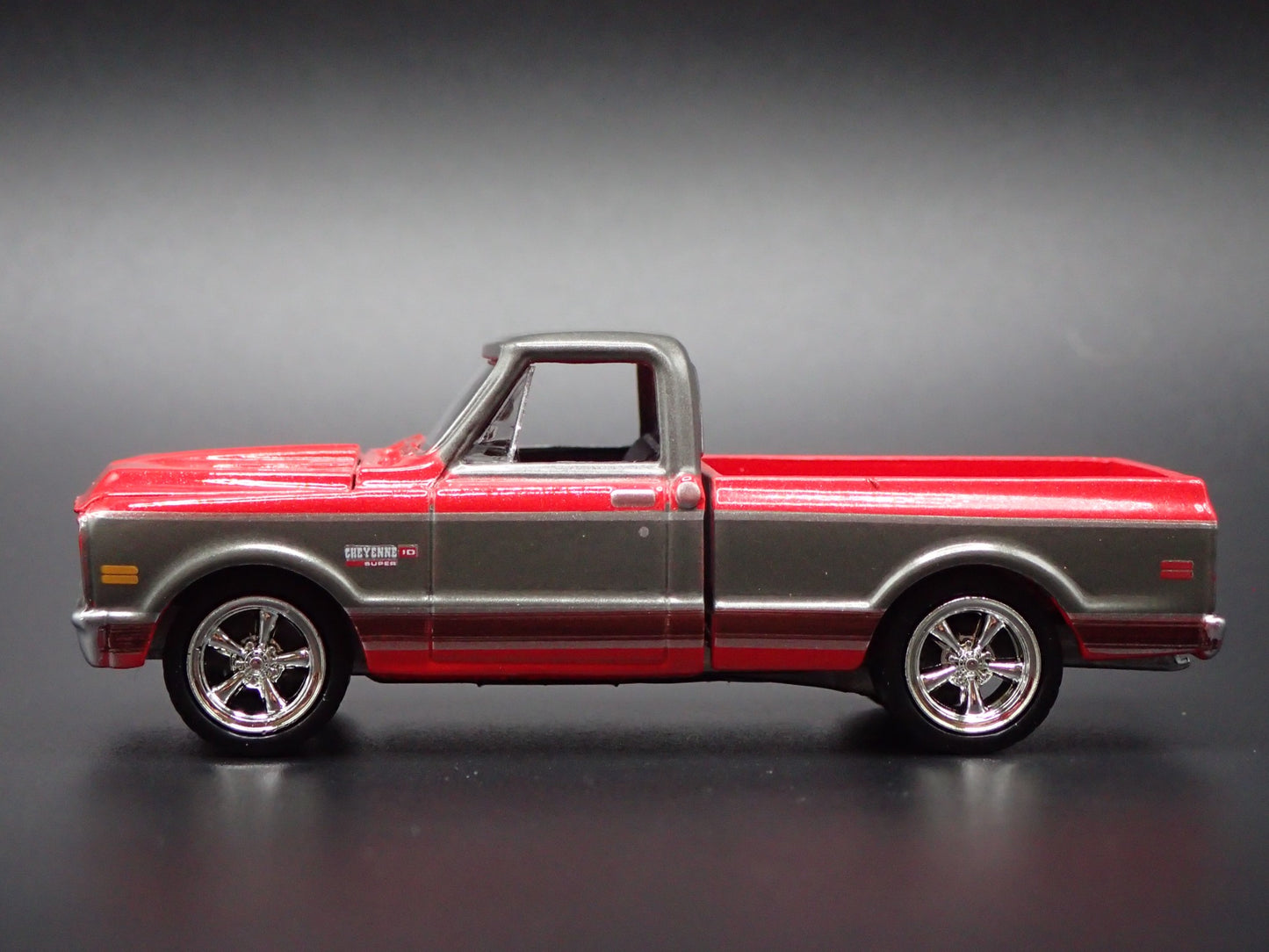 1972 72 CHEVY CHEVROLET C10 PICKUP TRUCK SHORT BED 1/64 SCALE DIECAST MODEL CAR