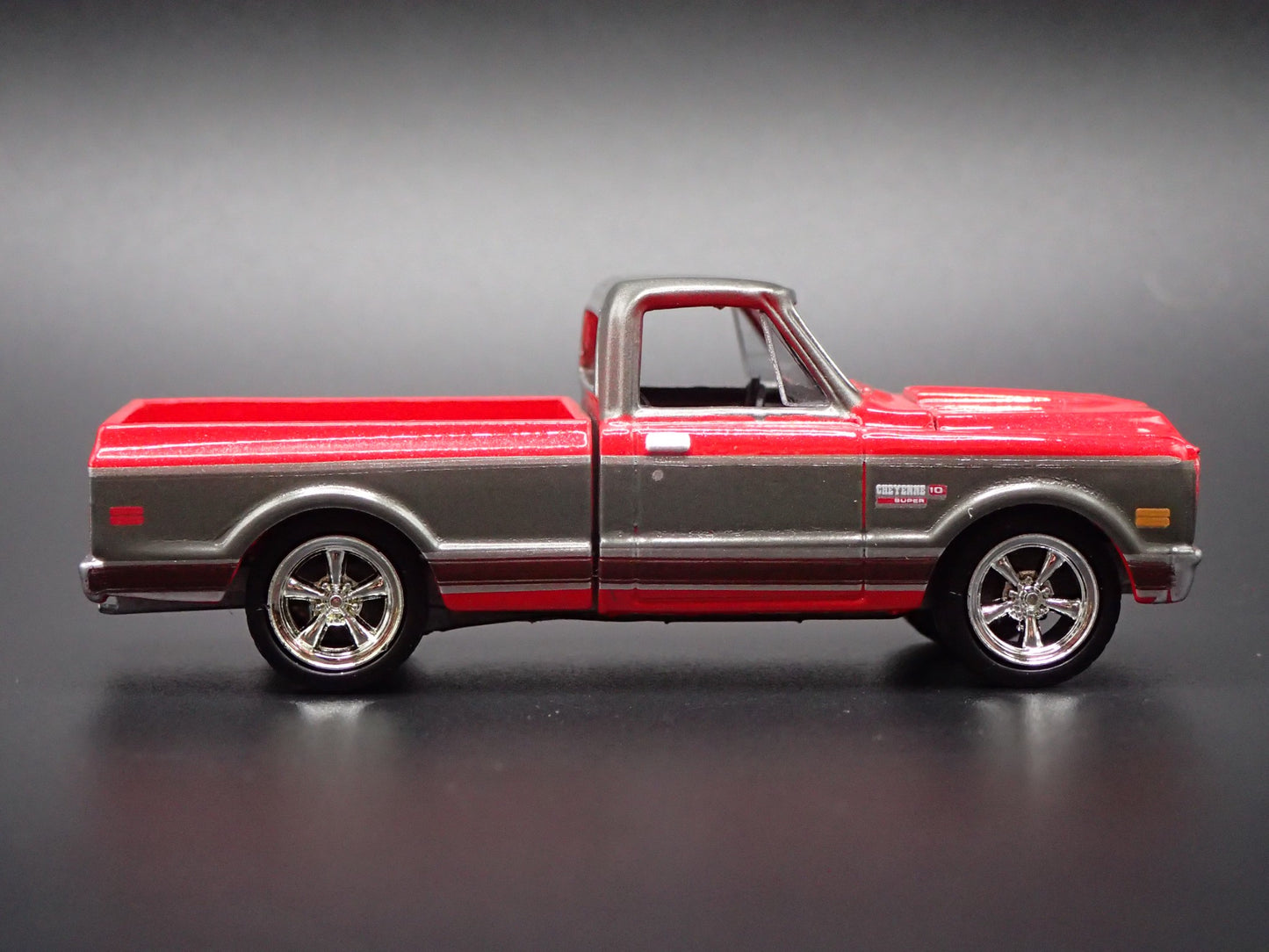 1972 72 CHEVY CHEVROLET C10 PICKUP TRUCK SHORT BED 1/64 SCALE DIECAST MODEL CAR