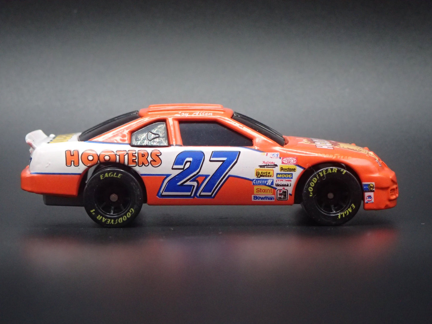 1995 FORD THUNDERBIRD 27 LOY ALLEN HOOTERS NASCAR 1:64 SCALE DIECAST MODEL CAR