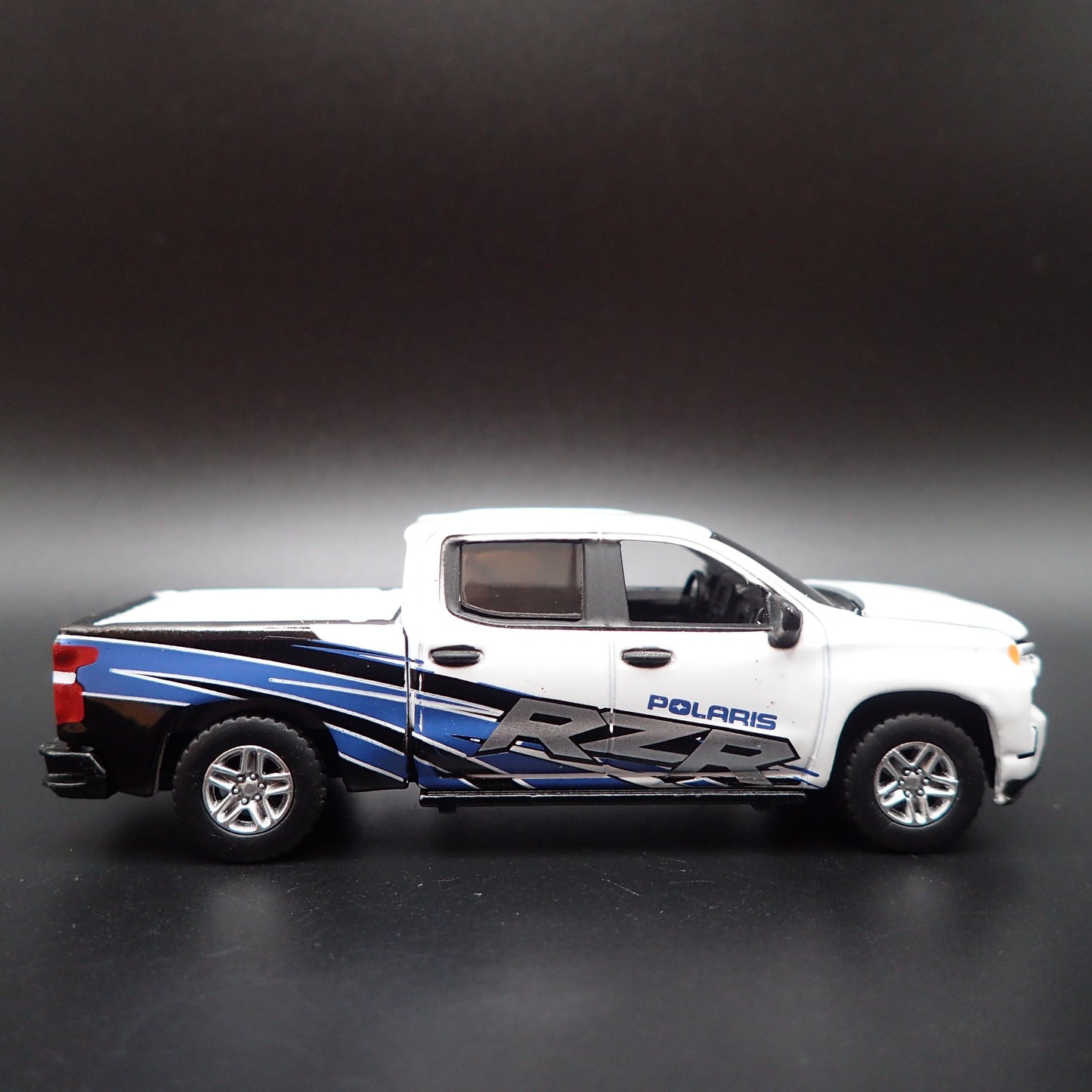 2020 20 CHEVY CHEVROLET SILVERADO PICKUP TRUCK  RZR 1:64 SCALE DIECAST MODEL CAR