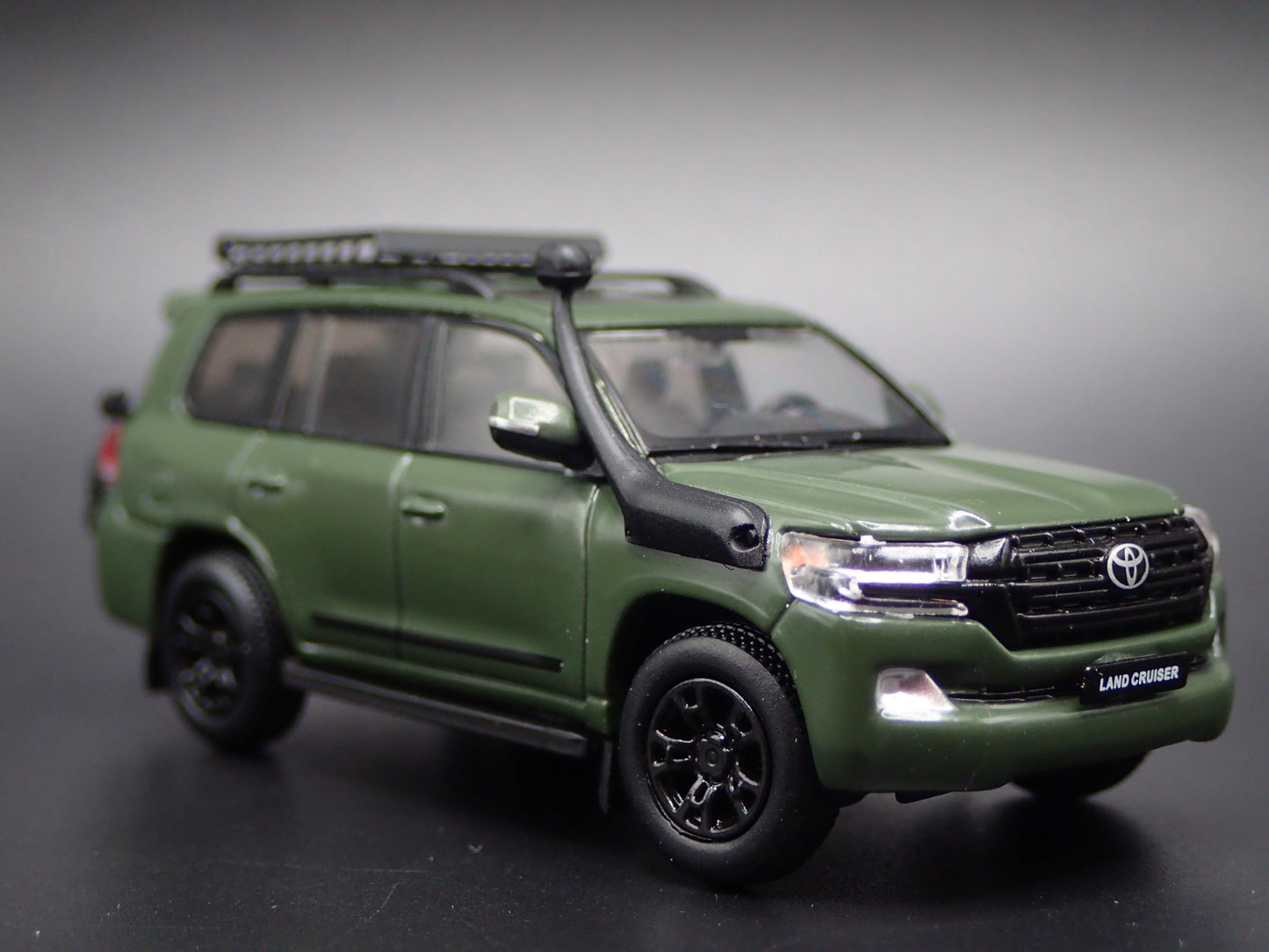 2008-2021 TOYOTA LAND CRUISER 200 SERIES GREEN 1/64 SCALE DIECAST MODEL CAR