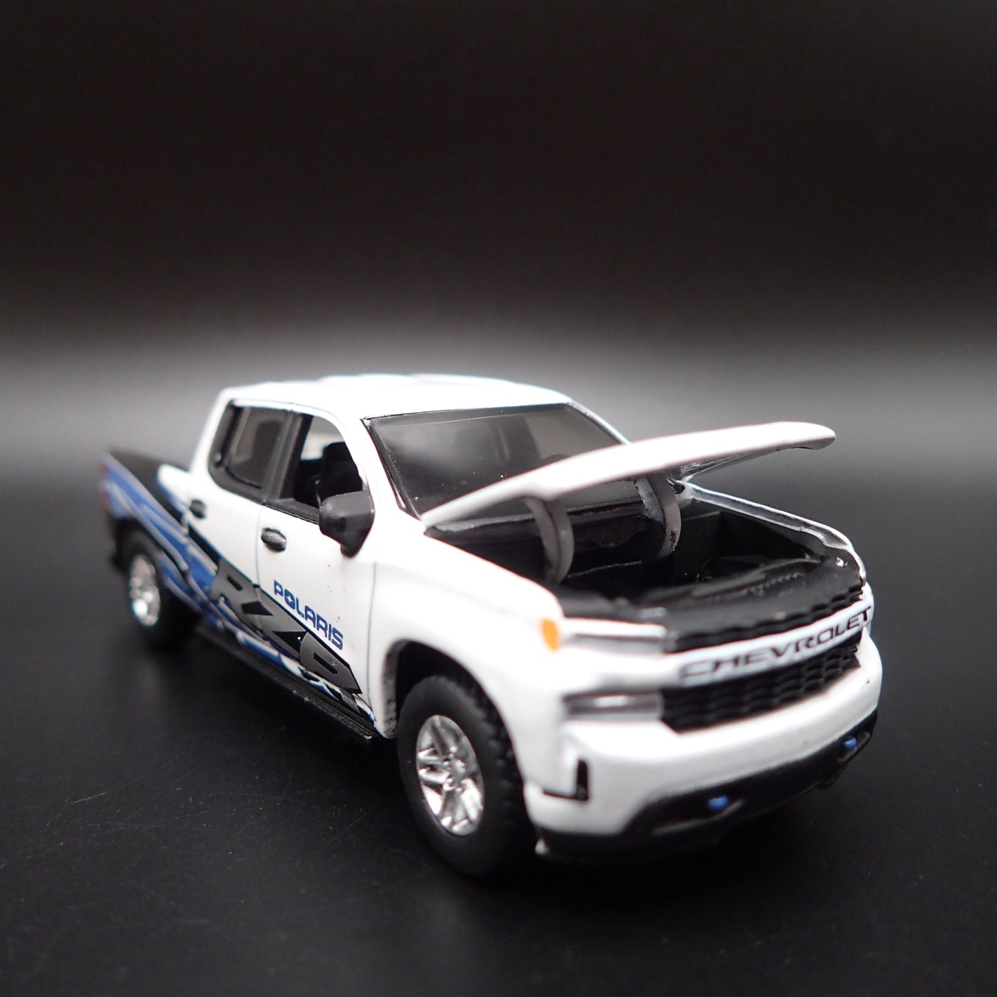 2020 20 CHEVY CHEVROLET SILVERADO PICKUP TRUCK  RZR 1:64 SCALE DIECAST MODEL CAR
