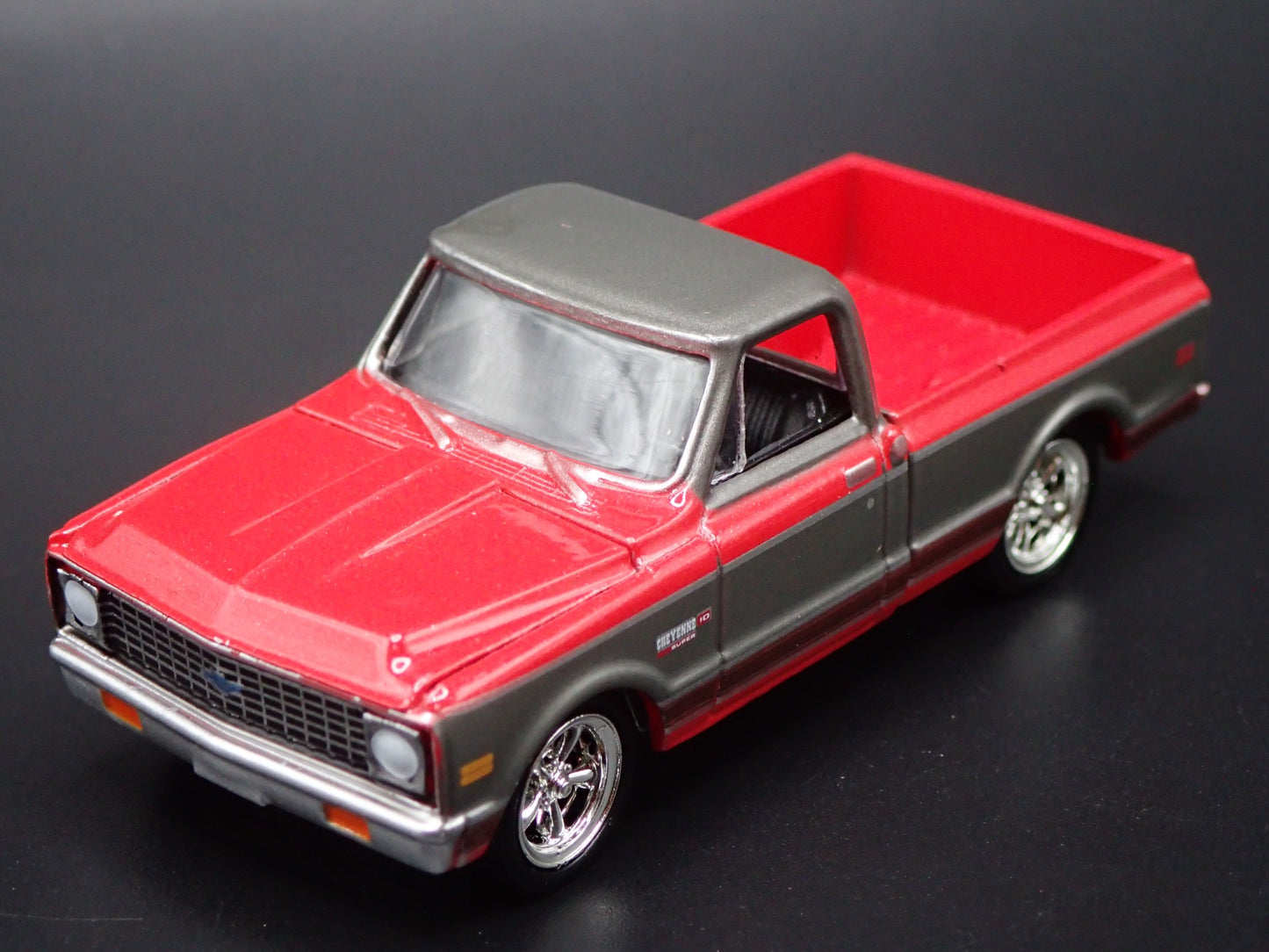 1972 72 CHEVY CHEVROLET C10 PICKUP TRUCK SHORT BED 1/64 SCALE DIECAST MODEL CAR