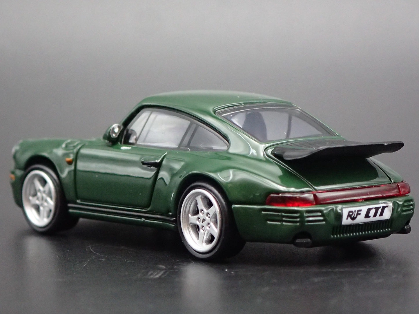 1987-1996 PORSCHE 911 CARRERA 3.2 RUF CTR 1:64 SCALE DIORAMA DIECAST MODEL CAR