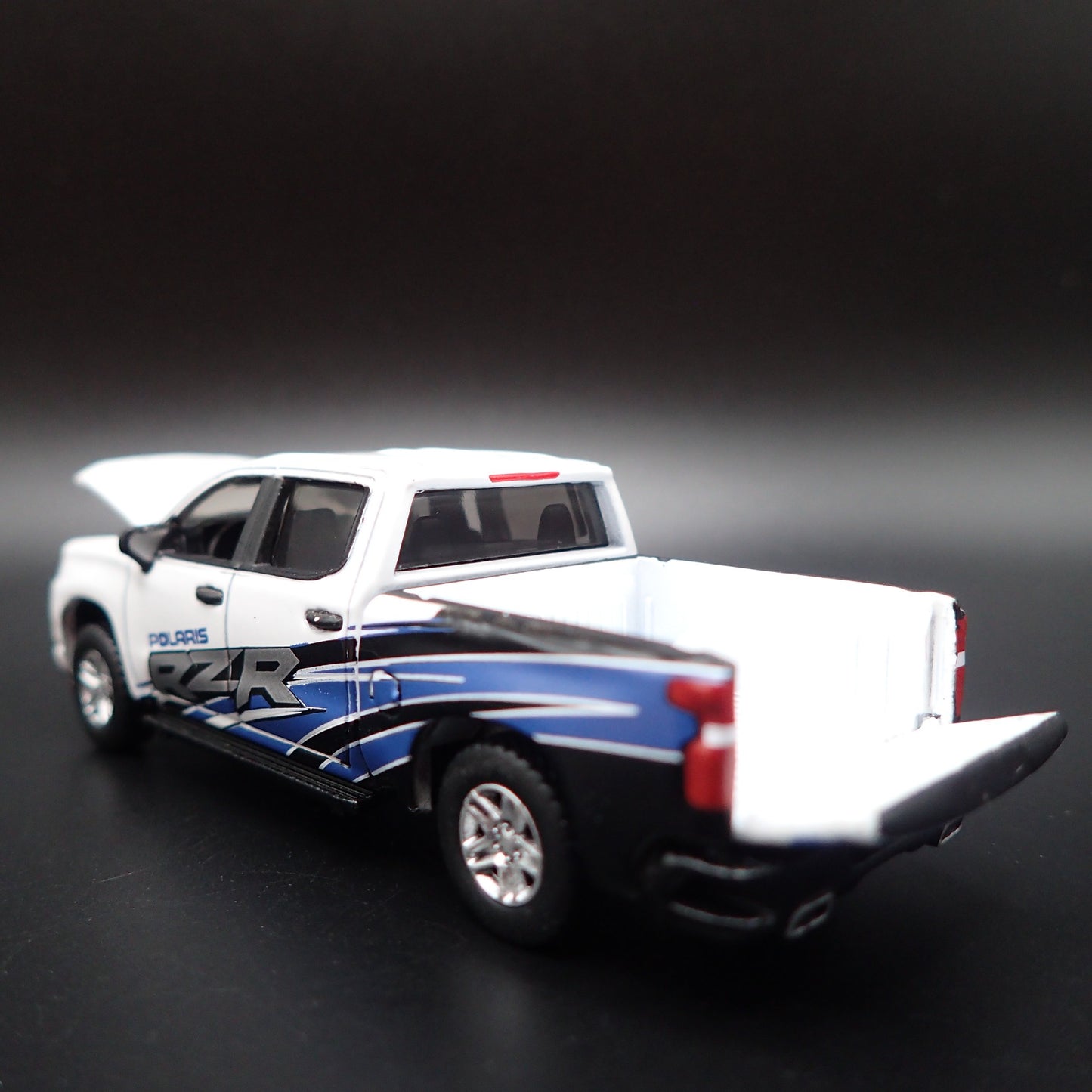 2020 20 CHEVY CHEVROLET SILVERADO PICKUP TRUCK  RZR 1:64 SCALE DIECAST MODEL CAR