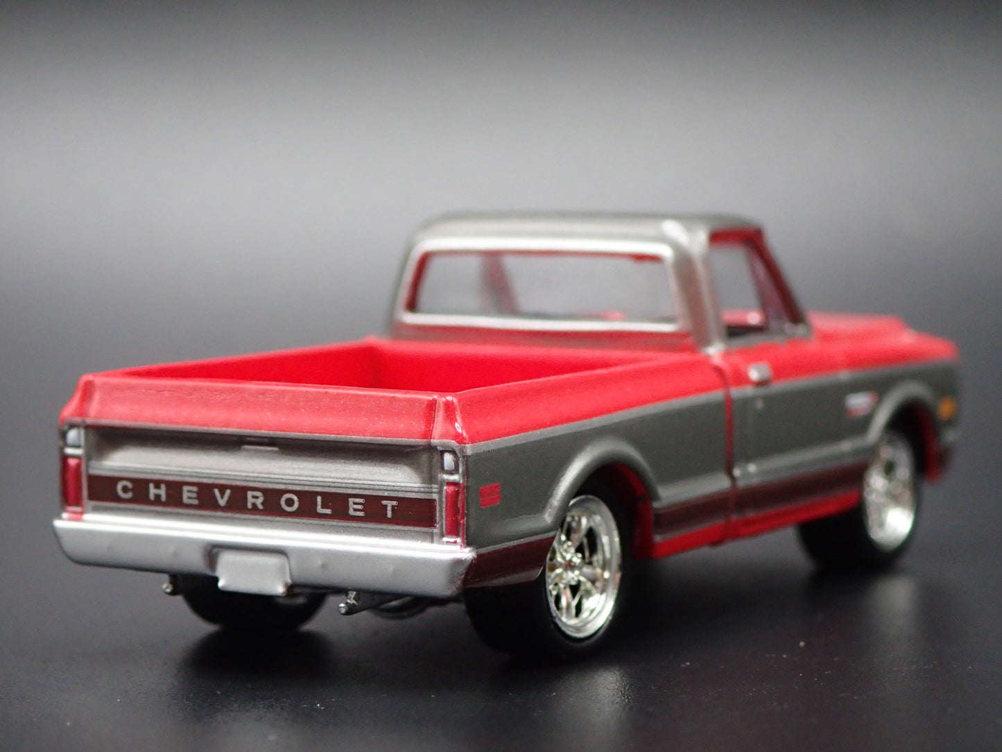 1972 72 CHEVY CHEVROLET C10 PICKUP TRUCK SHORT BED 1/64 SCALE DIECAST MODEL CAR