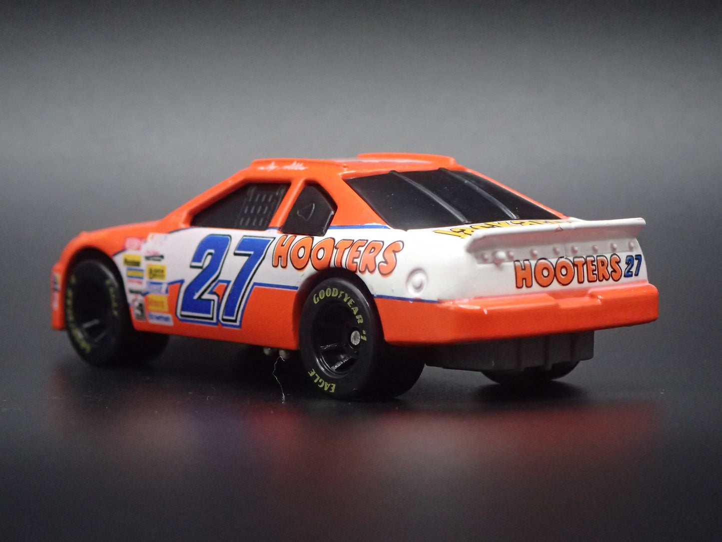1995 FORD THUNDERBIRD 27 LOY ALLEN HOOTERS NASCAR 1:64 SCALE DIECAST MODEL CAR