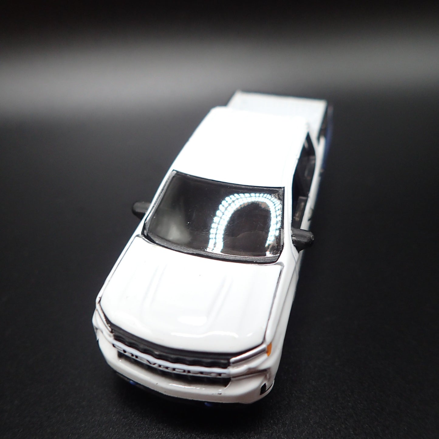 2020 20 CHEVY CHEVROLET SILVERADO PICKUP TRUCK  RZR 1:64 SCALE DIECAST MODEL CAR