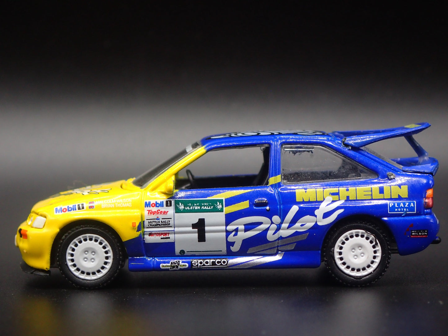 1994 94 FORD ESCORT RS COSWORTH MICHELIN 1:64 SCALE DIORAMA DIECAST MODEL CAR
