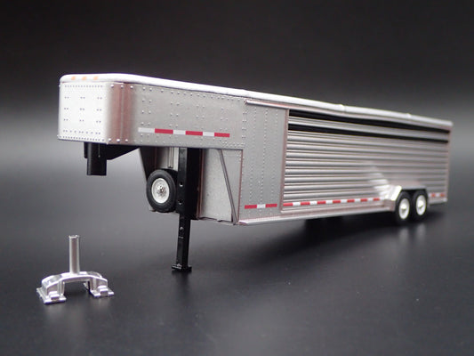 26 FOOT CONTINUOUS GOOSENECK LIVESTOCK TRAILER 1:64 SCALE DIORAMA DIECAST MODEL