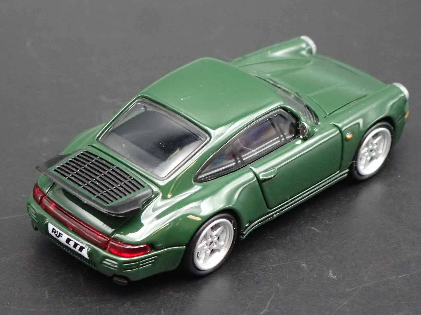 1987-1996 PORSCHE 911 CARRERA 3.2 RUF CTR 1:64 SCALE DIORAMA DIECAST MODEL CAR