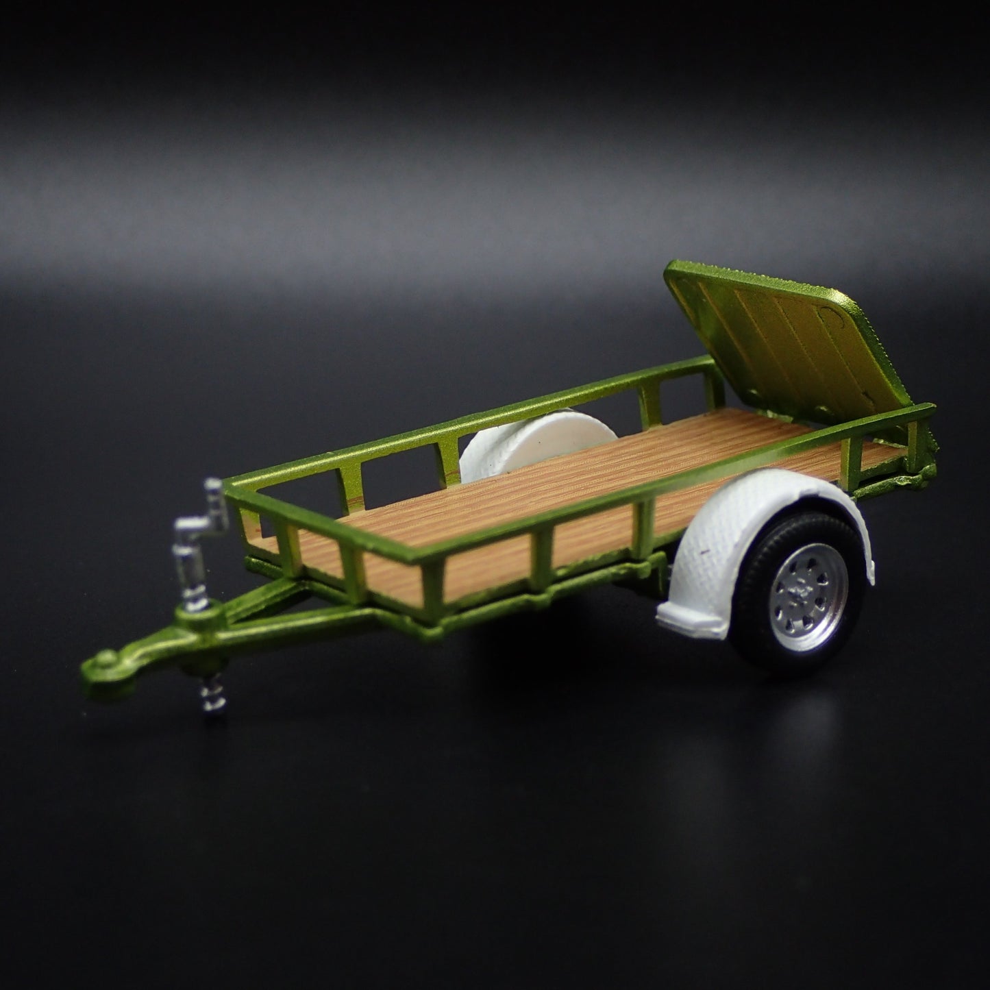 UTILITY TRAILER RUBBER TIRES with WORKING RAMPS 1:64 SCALE DIORAMA DIECAST MODEL