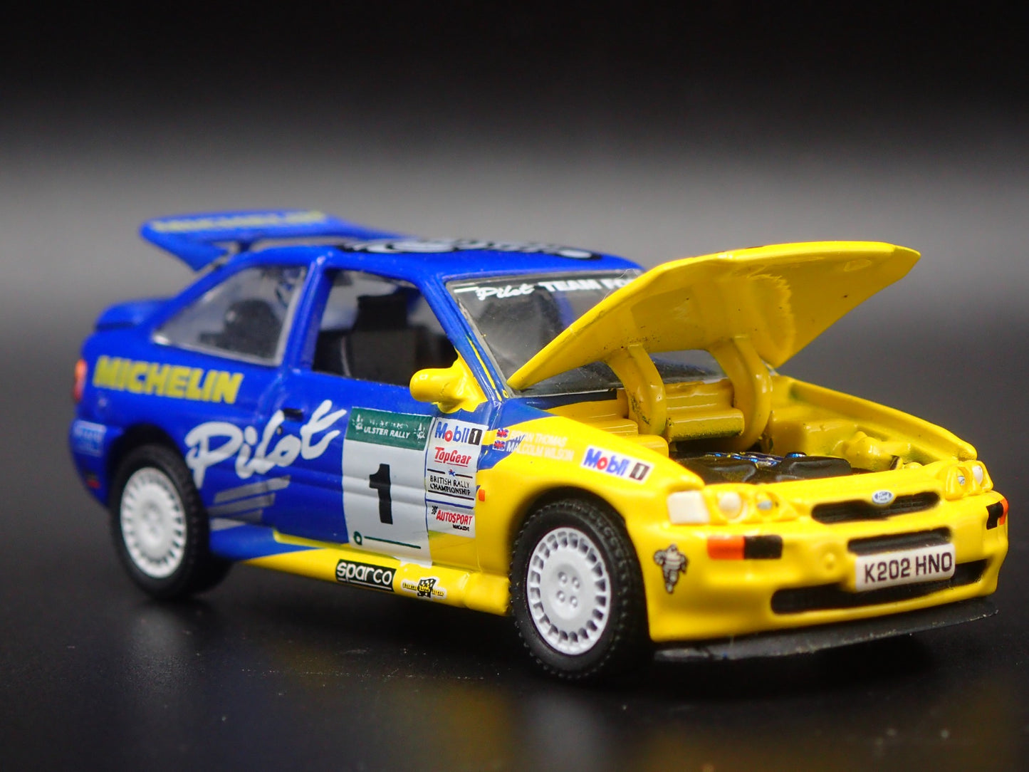 1994 94 FORD ESCORT RS COSWORTH MICHELIN 1:64 SCALE DIORAMA DIECAST MODEL CAR