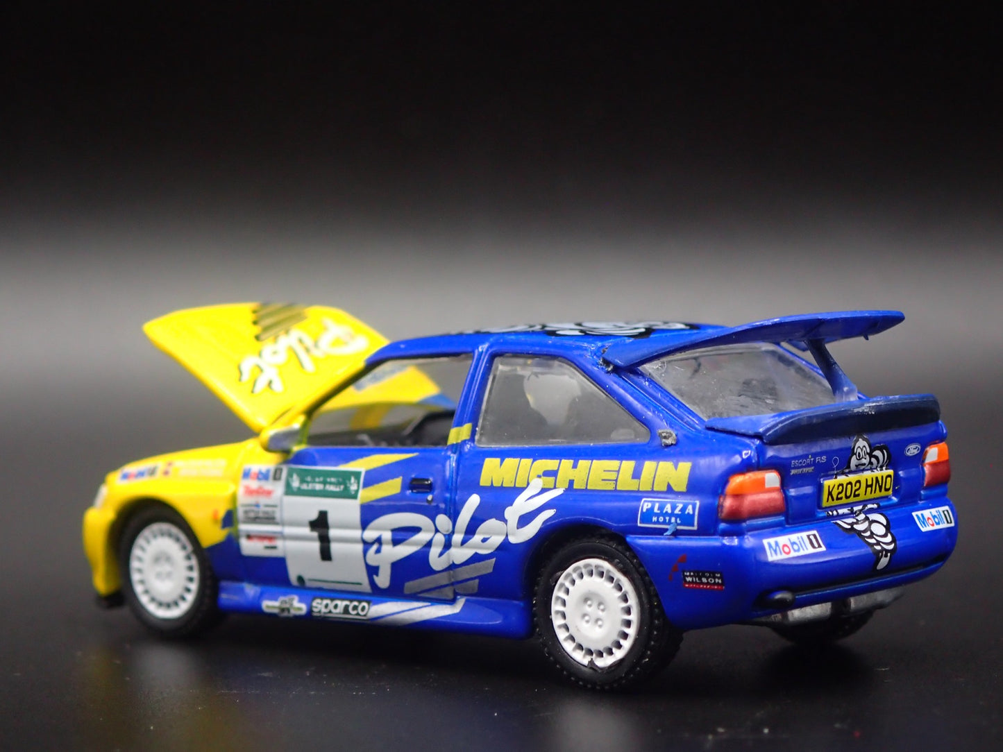 1994 94 FORD ESCORT RS COSWORTH MICHELIN 1:64 SCALE DIORAMA DIECAST MODEL CAR