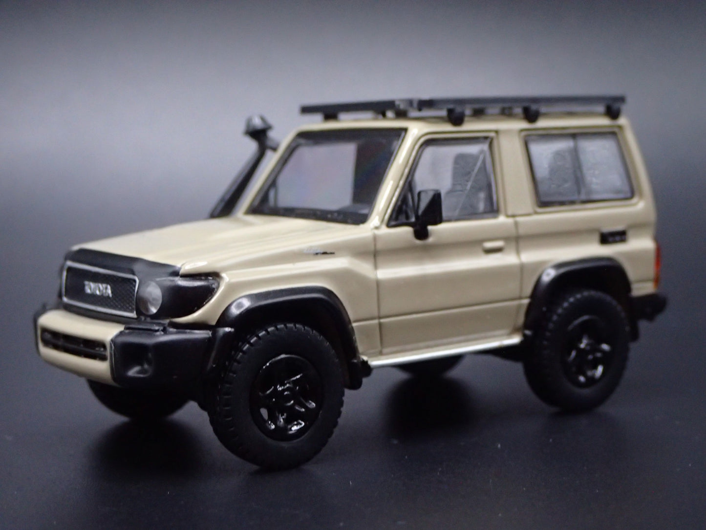 2022 22 TOYOTA LAND CRUISER 70 SERIES LC71 1/64 SCALE DIORAMA DIECAST MODEL CAR