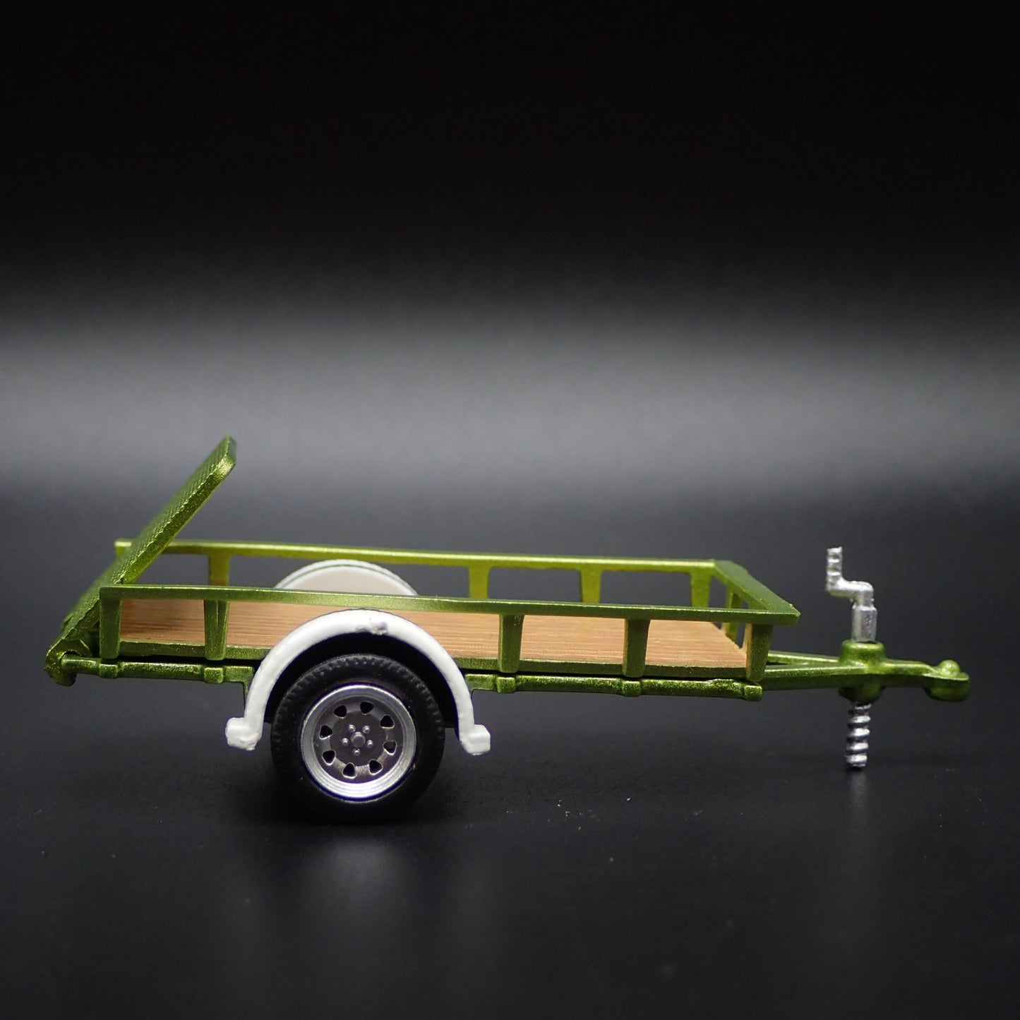 UTILITY TRAILER RUBBER TIRES with WORKING RAMPS 1:64 SCALE DIORAMA DIECAST MODEL