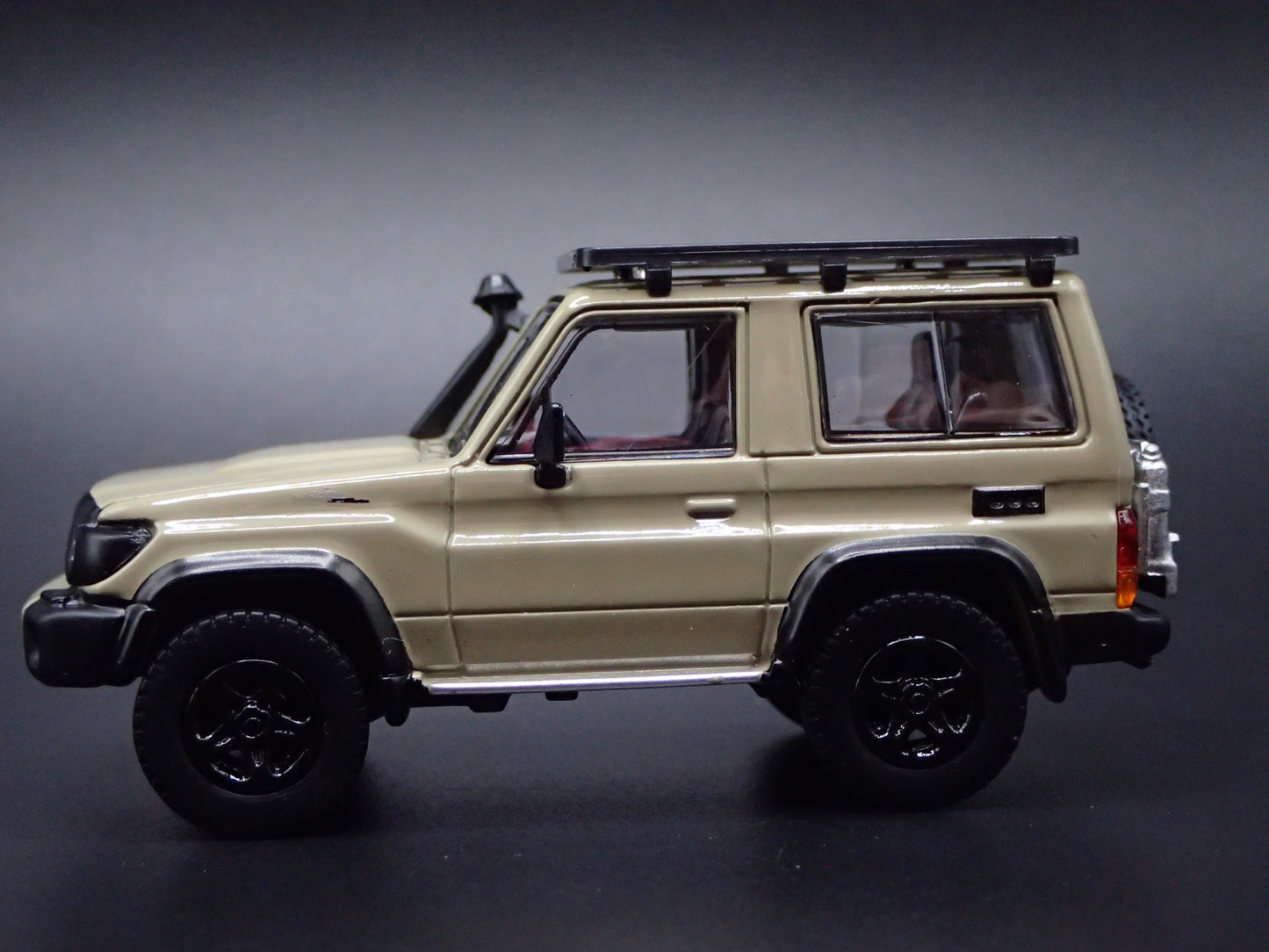 2022 22 TOYOTA LAND CRUISER 70 SERIES LC71 1/64 SCALE DIORAMA DIECAST MODEL CAR