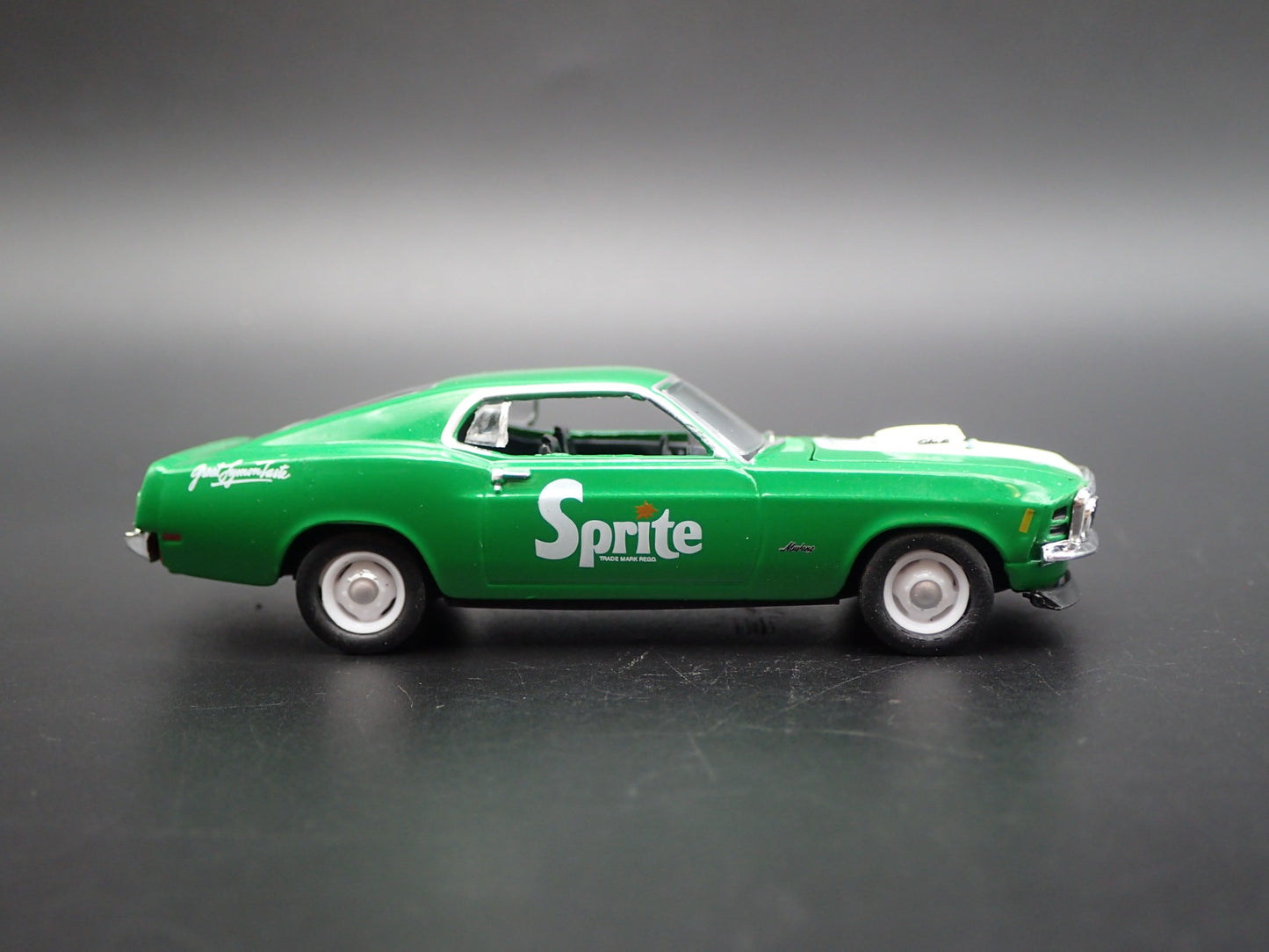 1970 70 FORD MUSTANG 428 SCJ FASTBACK SPRITE GREEN 1:64 SCALE DIECAST MODEL CAR