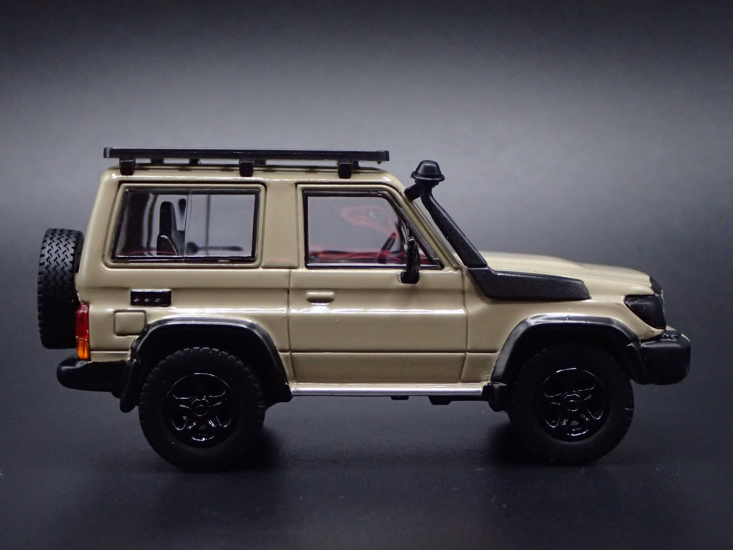 2022 22 TOYOTA LAND CRUISER 70 SERIES LC71 1/64 SCALE DIORAMA DIECAST MODEL CAR