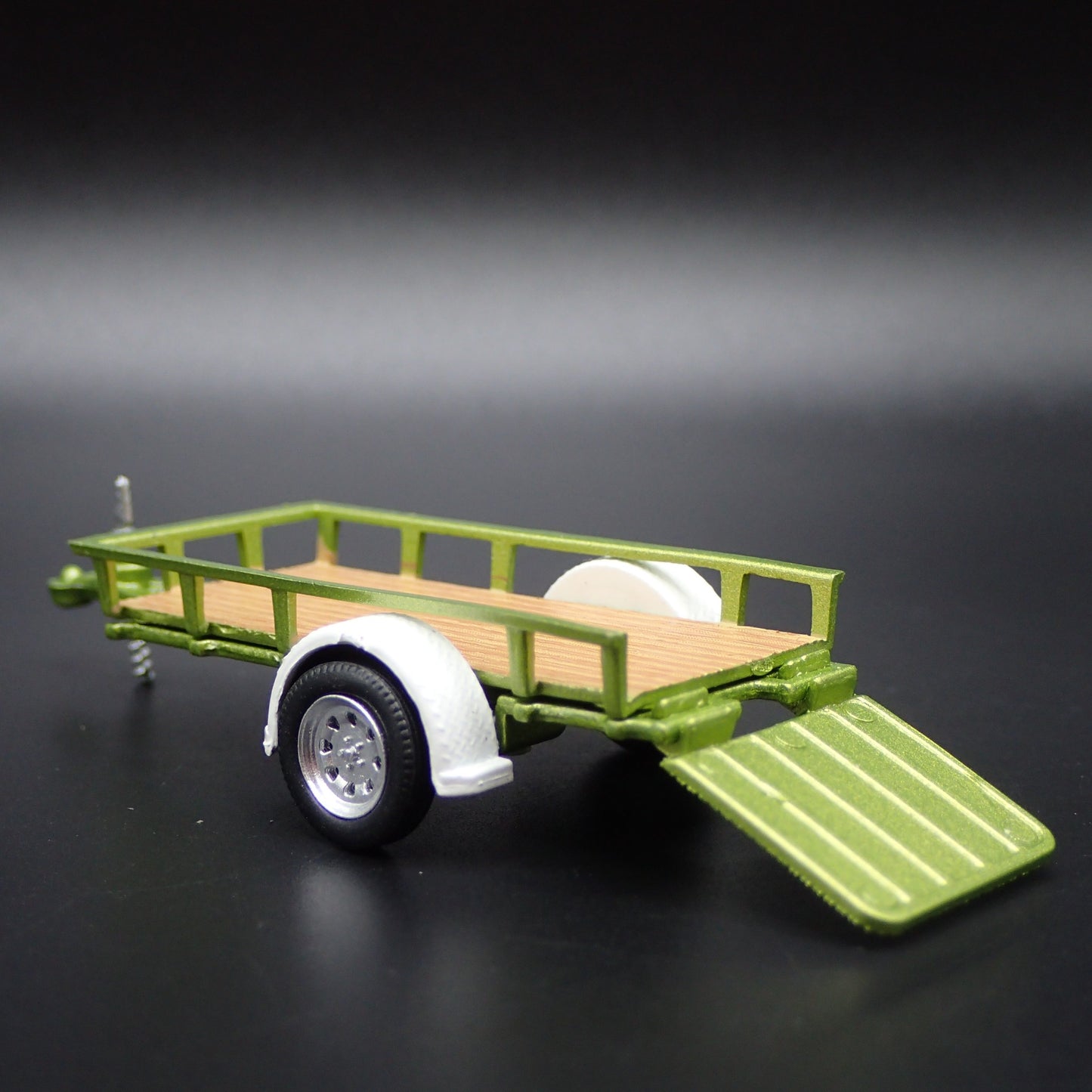 UTILITY TRAILER RUBBER TIRES with WORKING RAMPS 1:64 SCALE DIORAMA DIECAST MODEL