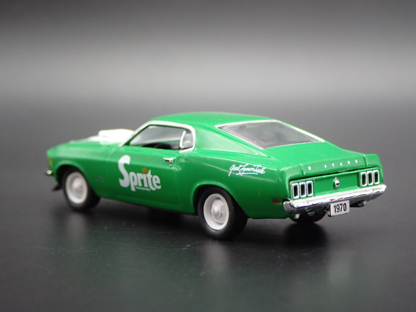 1970 70 FORD MUSTANG 428 SCJ FASTBACK SPRITE GREEN 1:64 SCALE DIECAST MODEL CAR