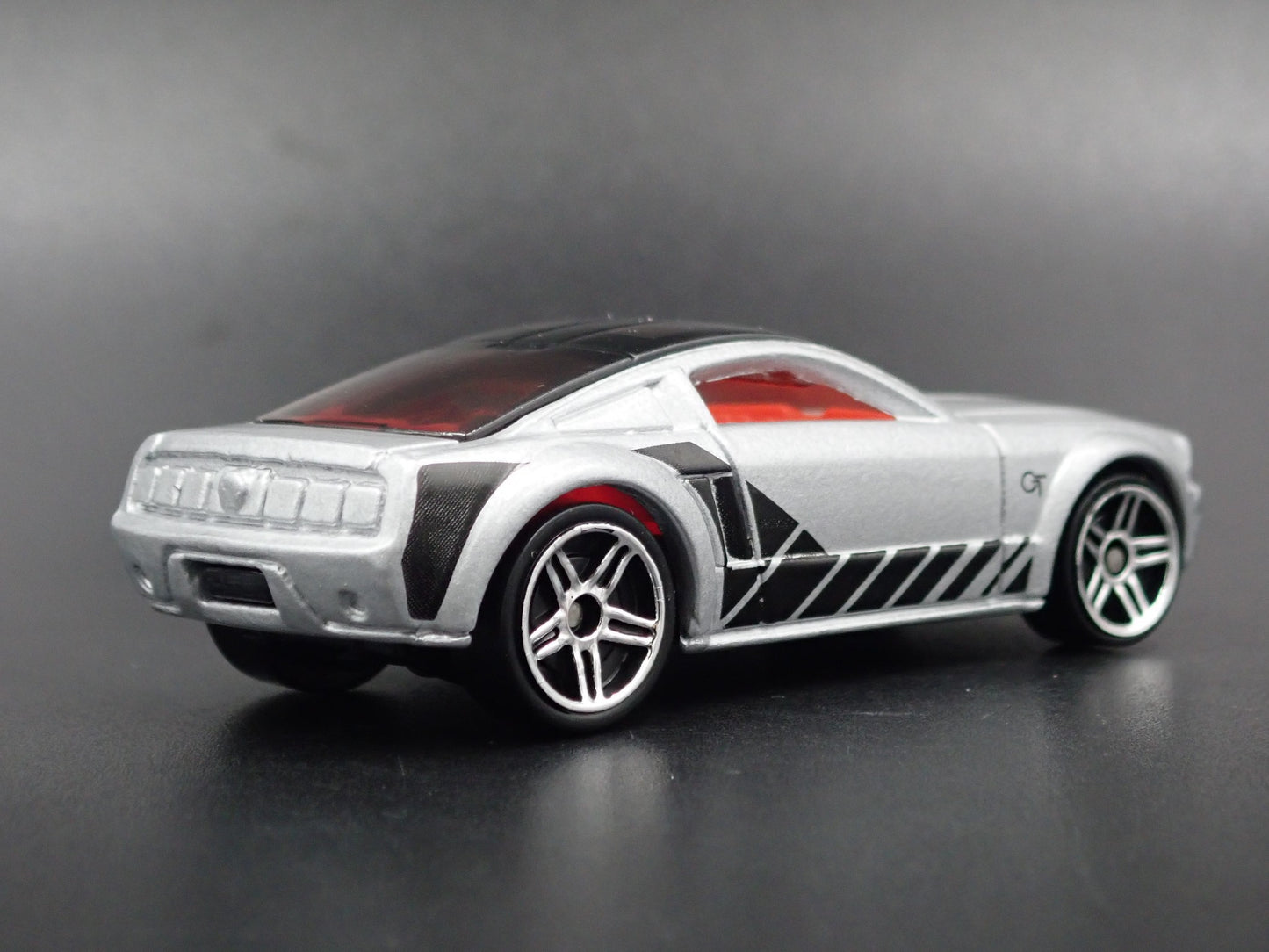 2004 04 FORD MUSTANG GT CONCEPT SILVER 1:64 SCALE COLLECTIBLE DIECAST MODEL CAR