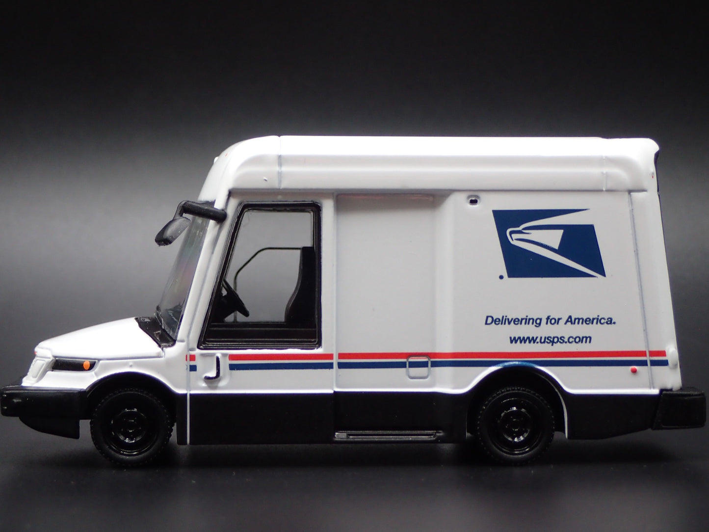 USPS UNITED STATES POSTAL SERVICE DELIVERY TRUCK NGDV 1:64 SCALE DIECAST MODEL