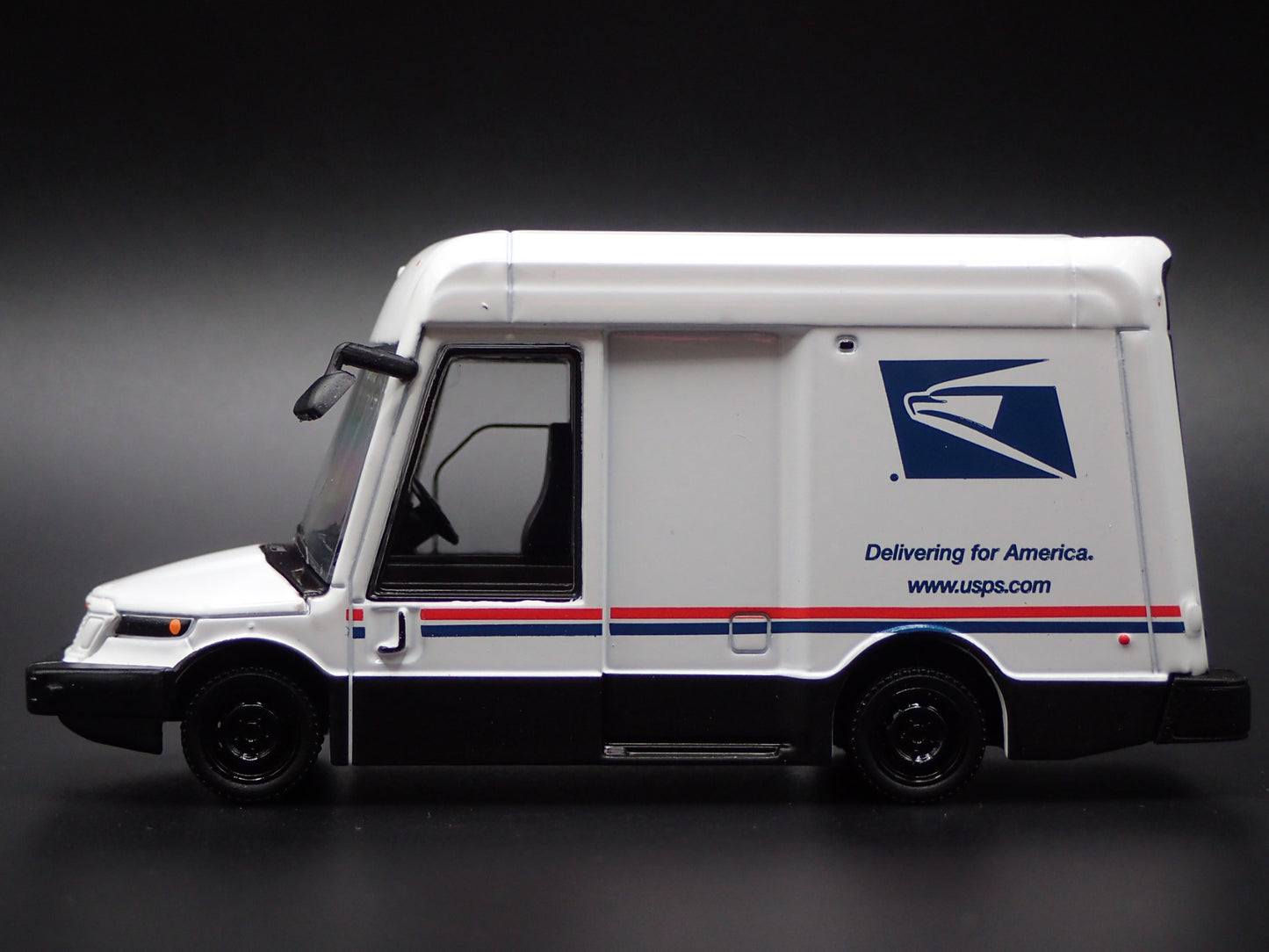 USPS UNITED STATES POSTAL SERVICE DELIVERY TRUCK NGDV 1:64 SCALE DIECAST MODEL