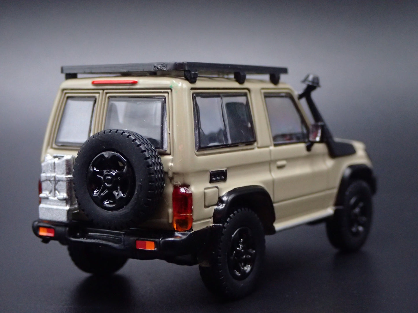 2022 22 TOYOTA LAND CRUISER 70 SERIES LC71 1/64 SCALE DIORAMA DIECAST MODEL CAR