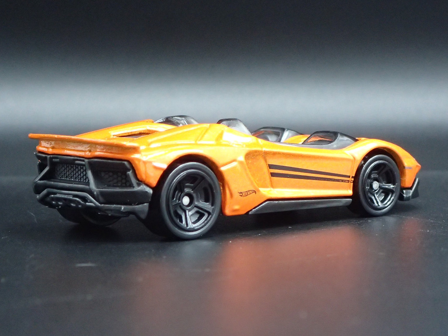 2019-2021 LAMBORGHINI AVENTADOR J SUPER CAR 1:64 SCALE DIORAMA DIECAST MODEL CAR
