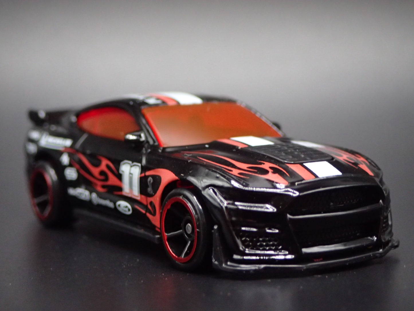 2015-2023 FORD MUSTANG SHELBY GT500 BLACK 1/64 SCALE DIORAMA DIECAST MODEL CAR