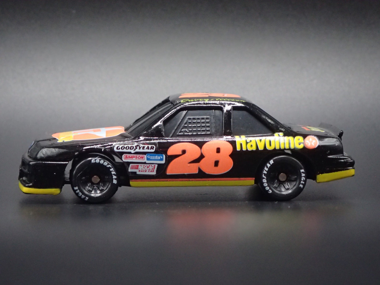 1992 92 FORD THUNDERBIRD 28 DAVEY ALLISON NASCAR 1/64 SCALE DIECAST MODEL CAR