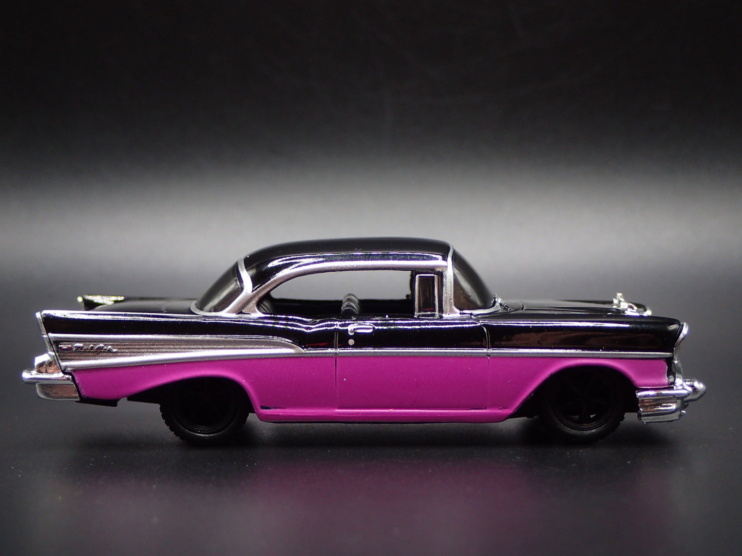 1957 57 CHEVY CHEVROLET BEL AIR PINK 1:64 SCALE COLLECTIBLE DIECAST MODEL CAR