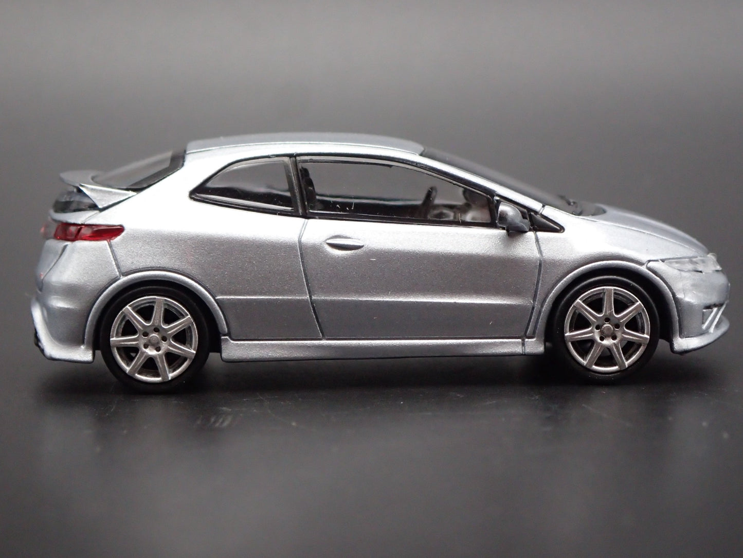 2007-2011 HONDA CIVIC TYPE R FN2 EURO 1:64 SCALE DIORAMA DIECAST MODEL CAR