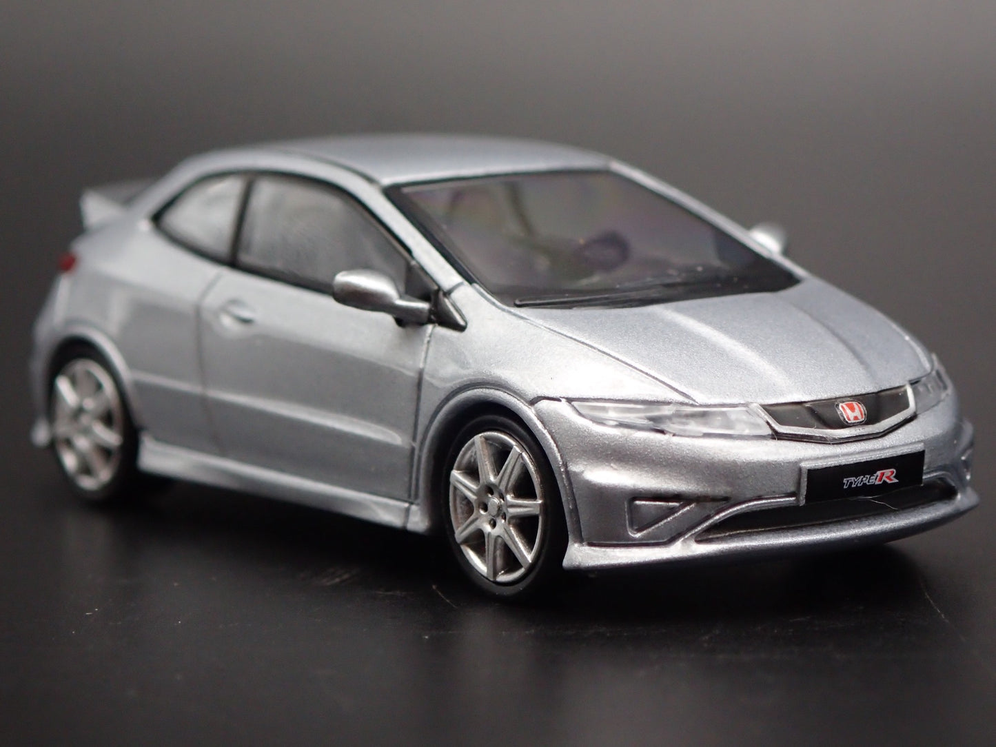 2007-2011 HONDA CIVIC TYPE R FN2 EURO 1:64 SCALE DIORAMA DIECAST MODEL CAR