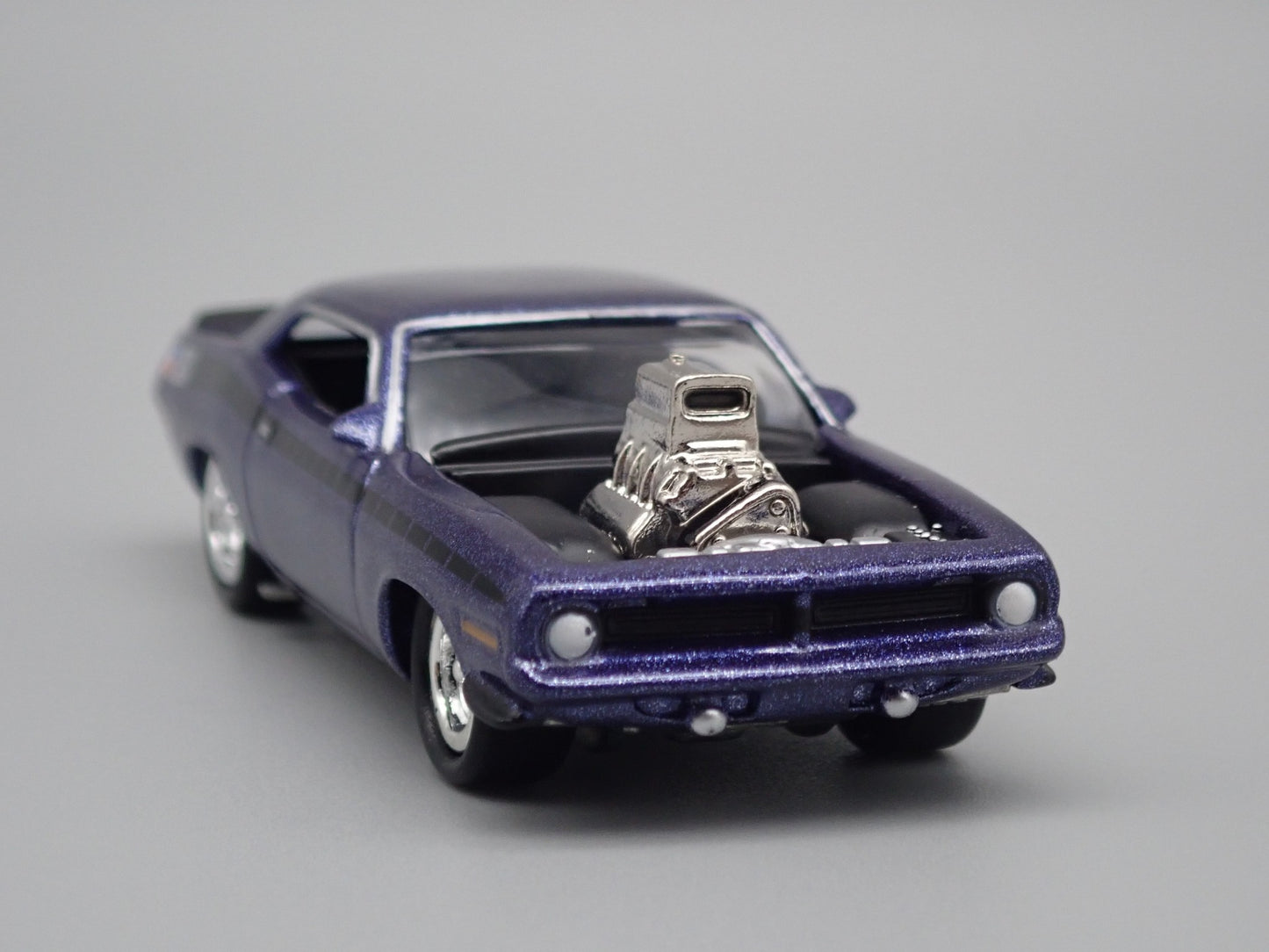1970 70 PLYMOUTH AAR CUDA PURPLE 1:64 SCALE COLLECTIBLE DIECAST MODEL CAR
