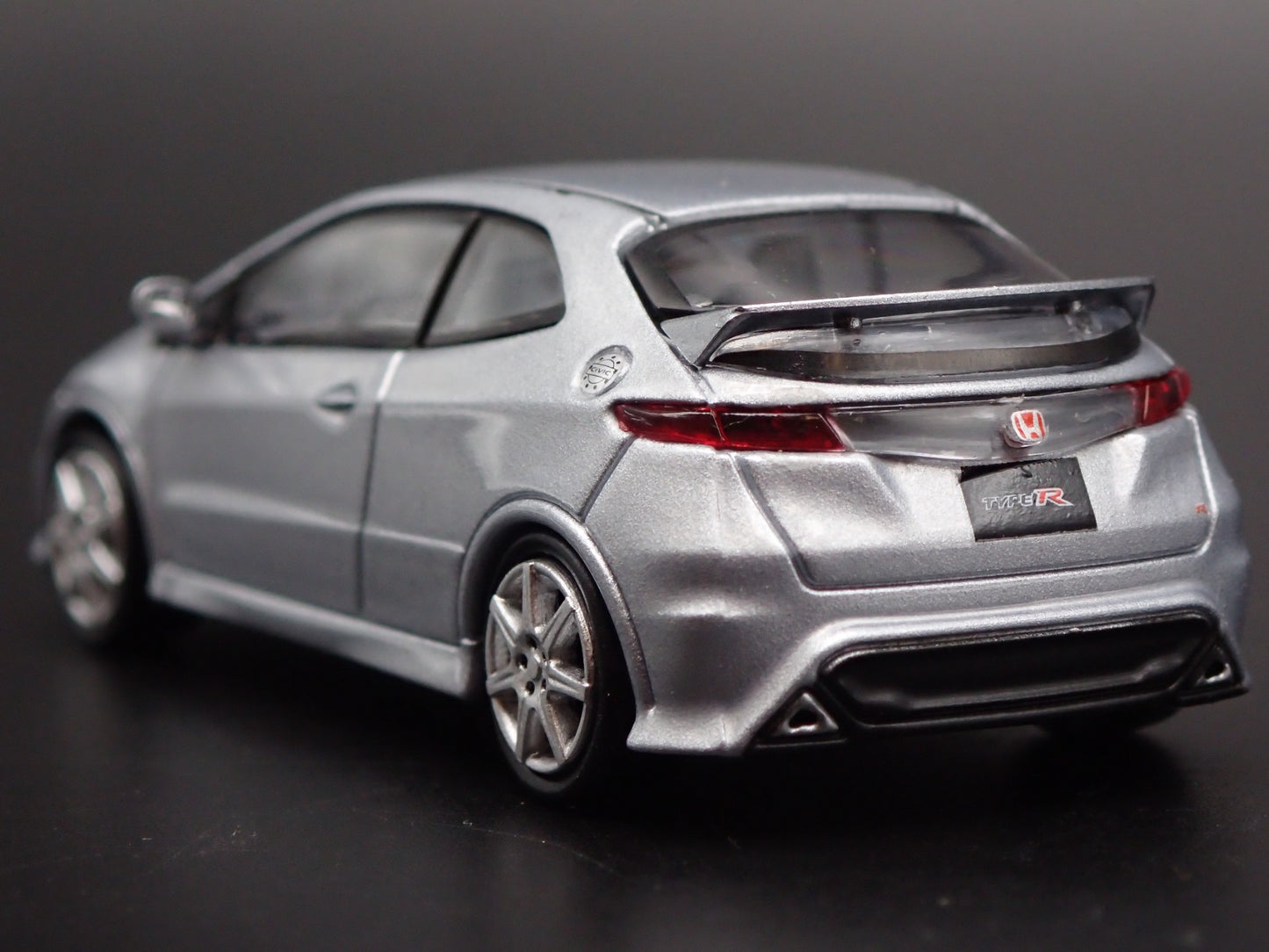 2007-2011 HONDA CIVIC TYPE R FN2 EURO 1:64 SCALE DIORAMA DIECAST MODEL CAR