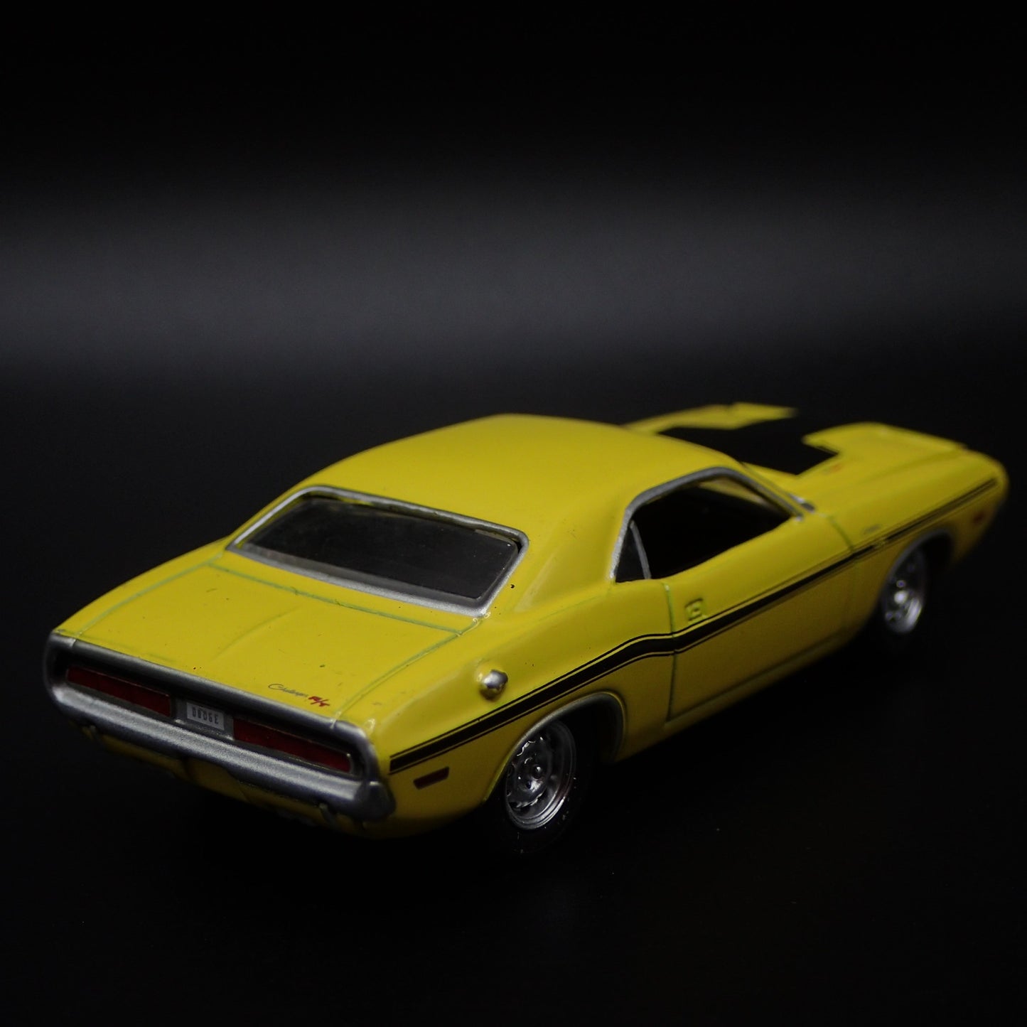 1970 70 DODGE CHALLENGER MUSCLE 1:64 SCALE COLLECTIBLE DISPLAY DIECAST MODEL CAR