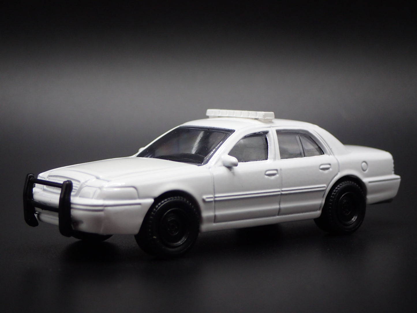 1998-2009 FORD CROWN VICTORIA POLICE INTERCEPTOR 1:64 SCALE DIECAST MODEL CAR