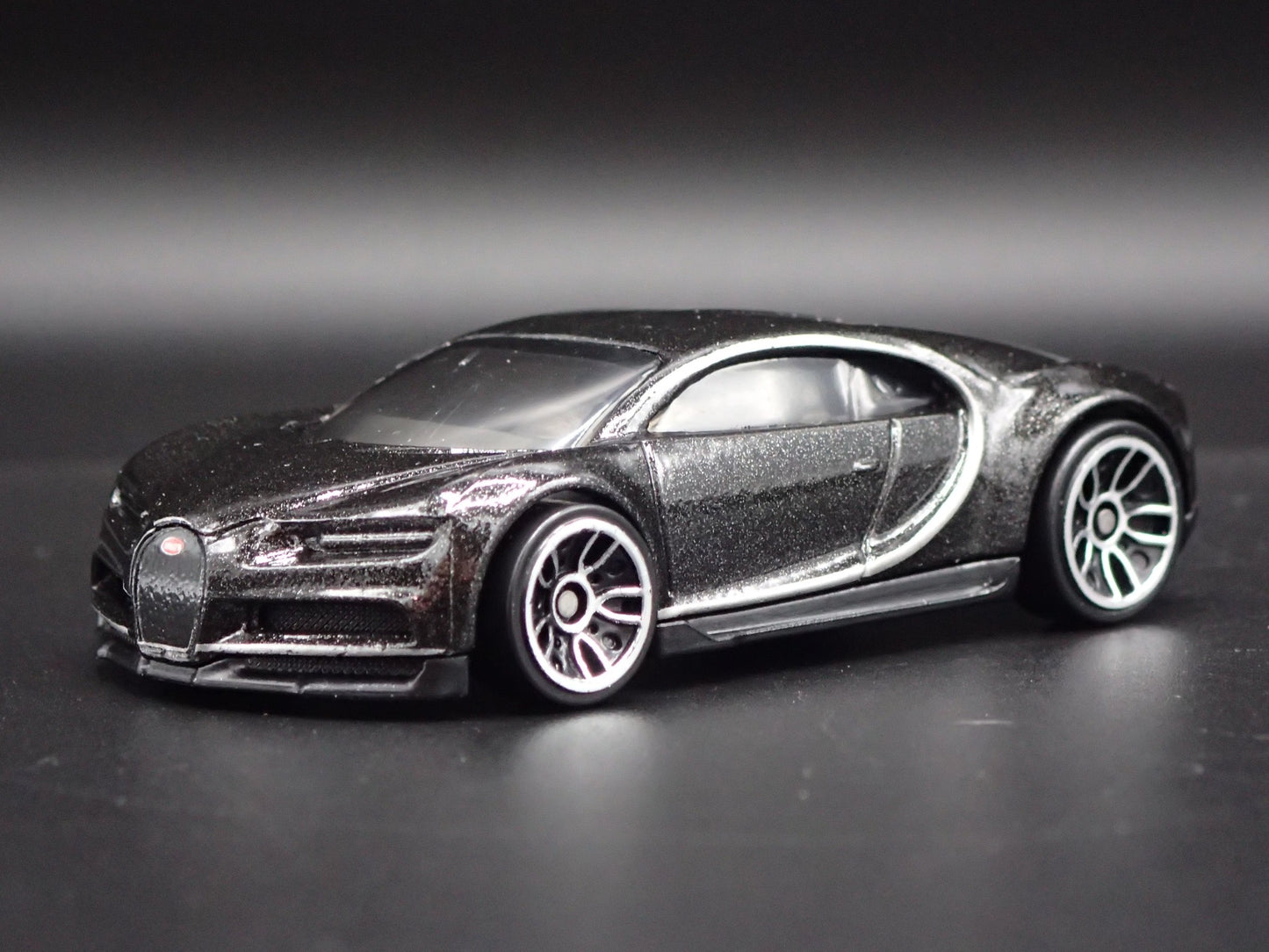 2016-2024 BUGATTI CHIRON SUPER CAR BLACK 1:64 SCALE DIORAMA DIECAST MODEL CAR