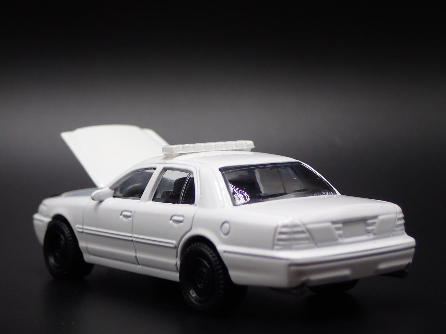 1998-2009 FORD CROWN VICTORIA POLICE INTERCEPTOR 1:64 SCALE DIECAST MODEL CAR